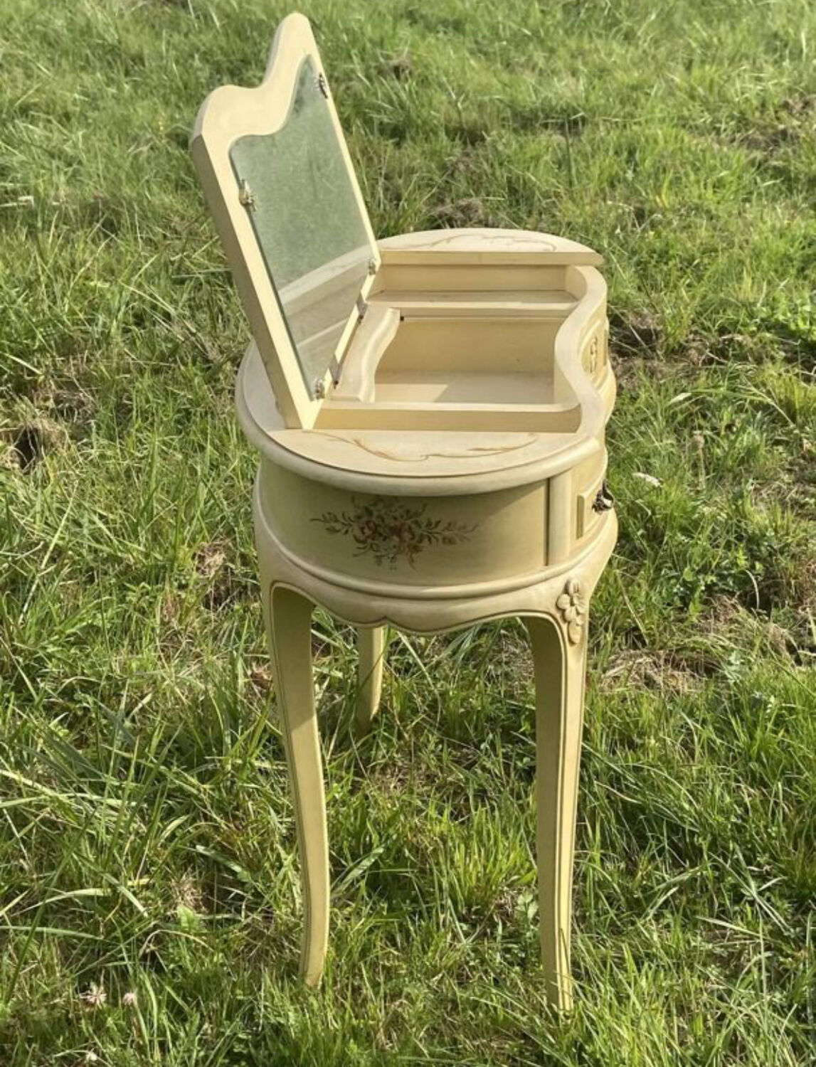 Small vintage Louis XV style Italian flowered dressing table.
