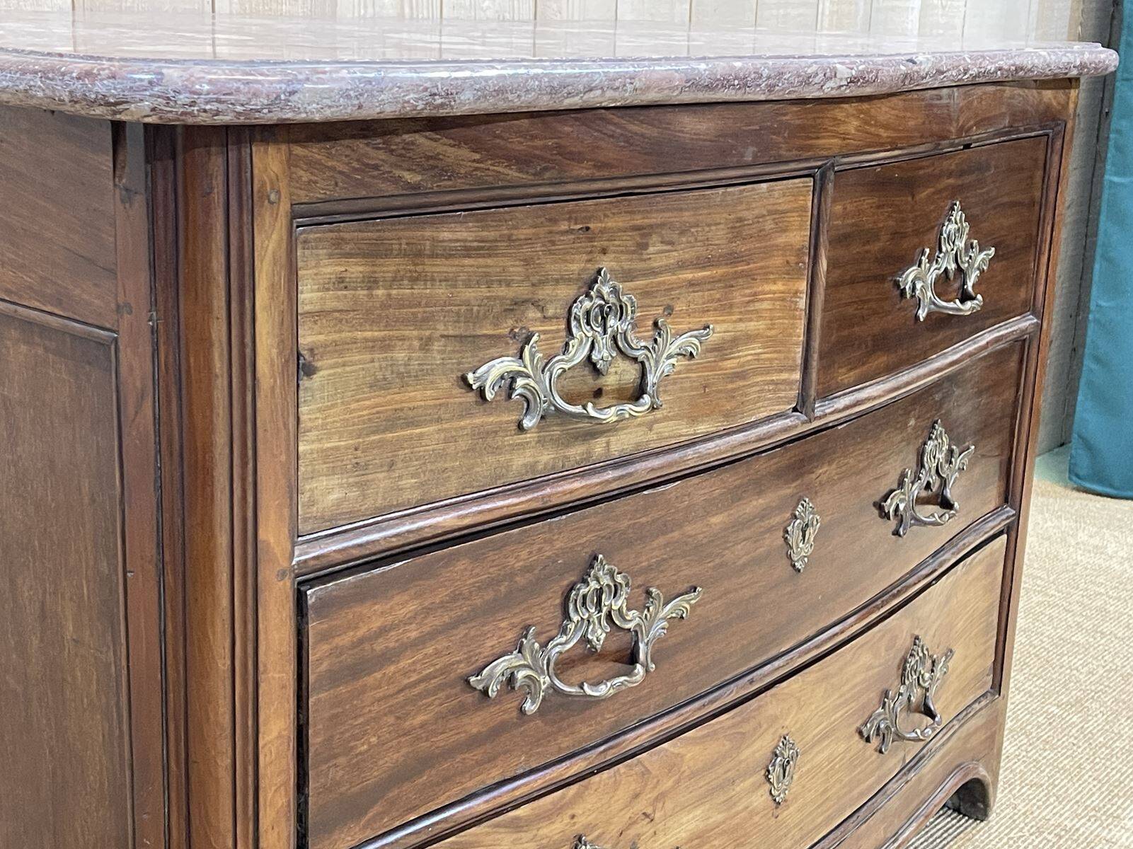 Regency commode in amaranth with an 18th-century marble top.