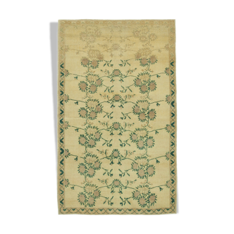 1950s hand-knotted decorative turkish beige carpet 155 cm x 253 cm