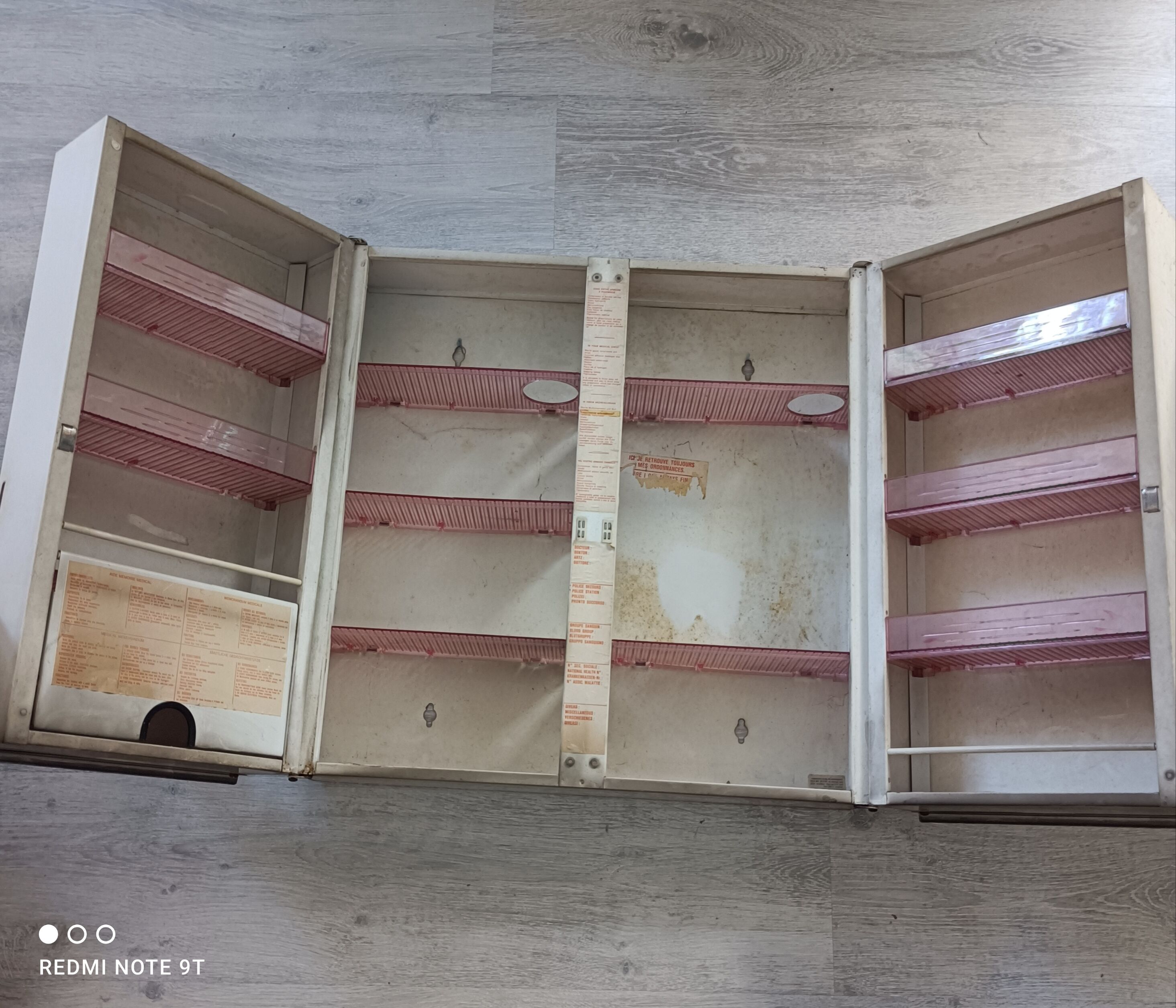 Vintage metal medicine cabinet