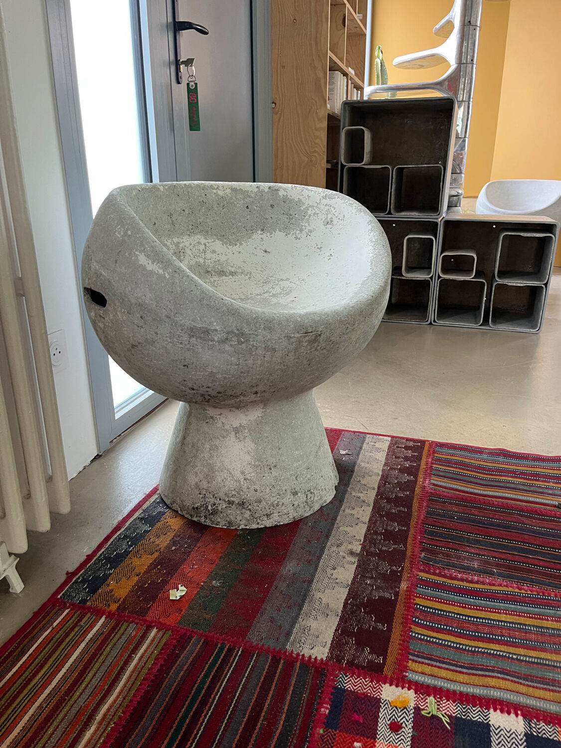 Pod chair stool ball Willy Guhl Anton Bee