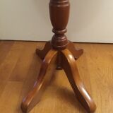 Oval pedestal table