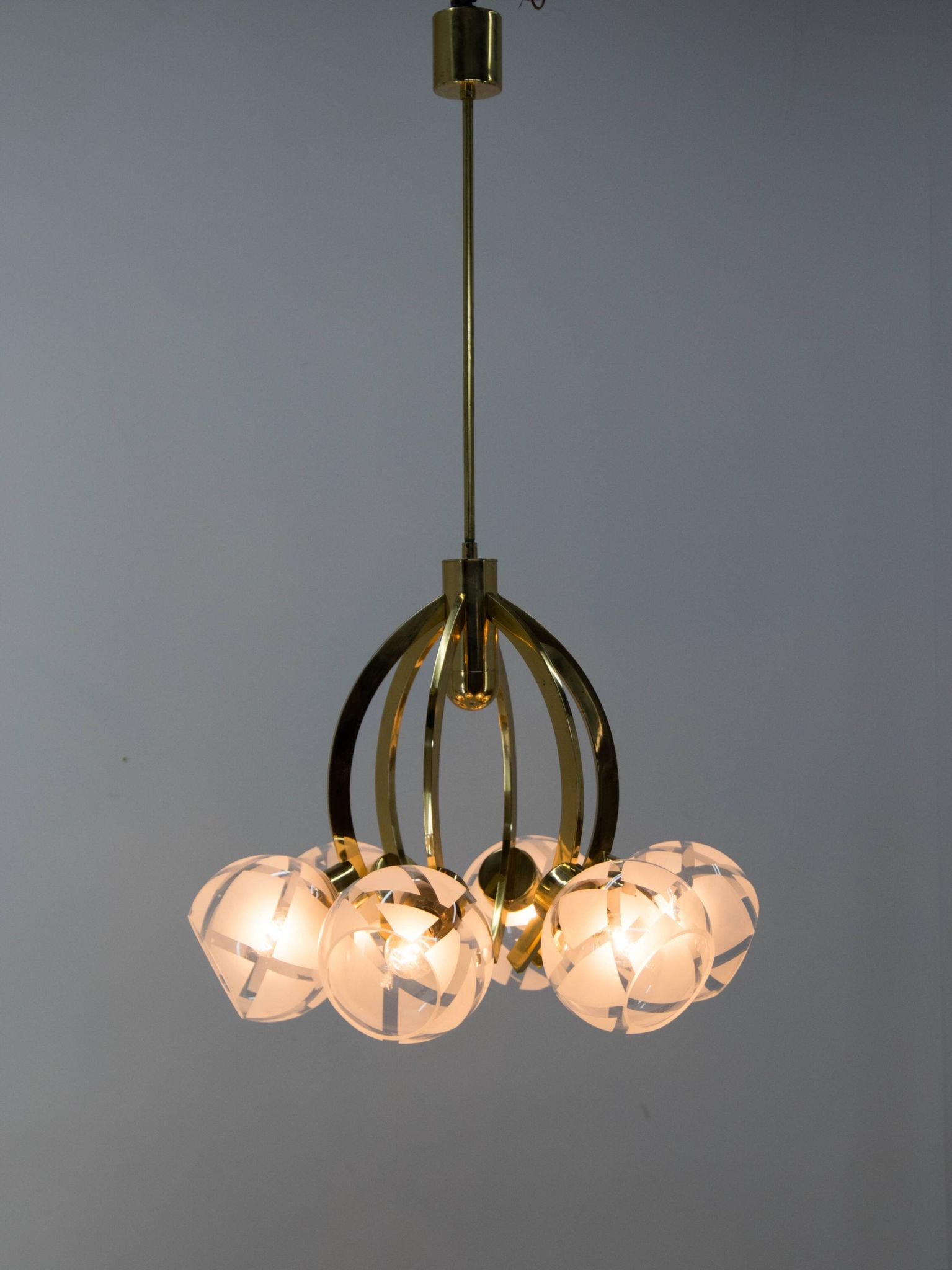 Lustre à 6 bras en laiton et verre, années 1980
