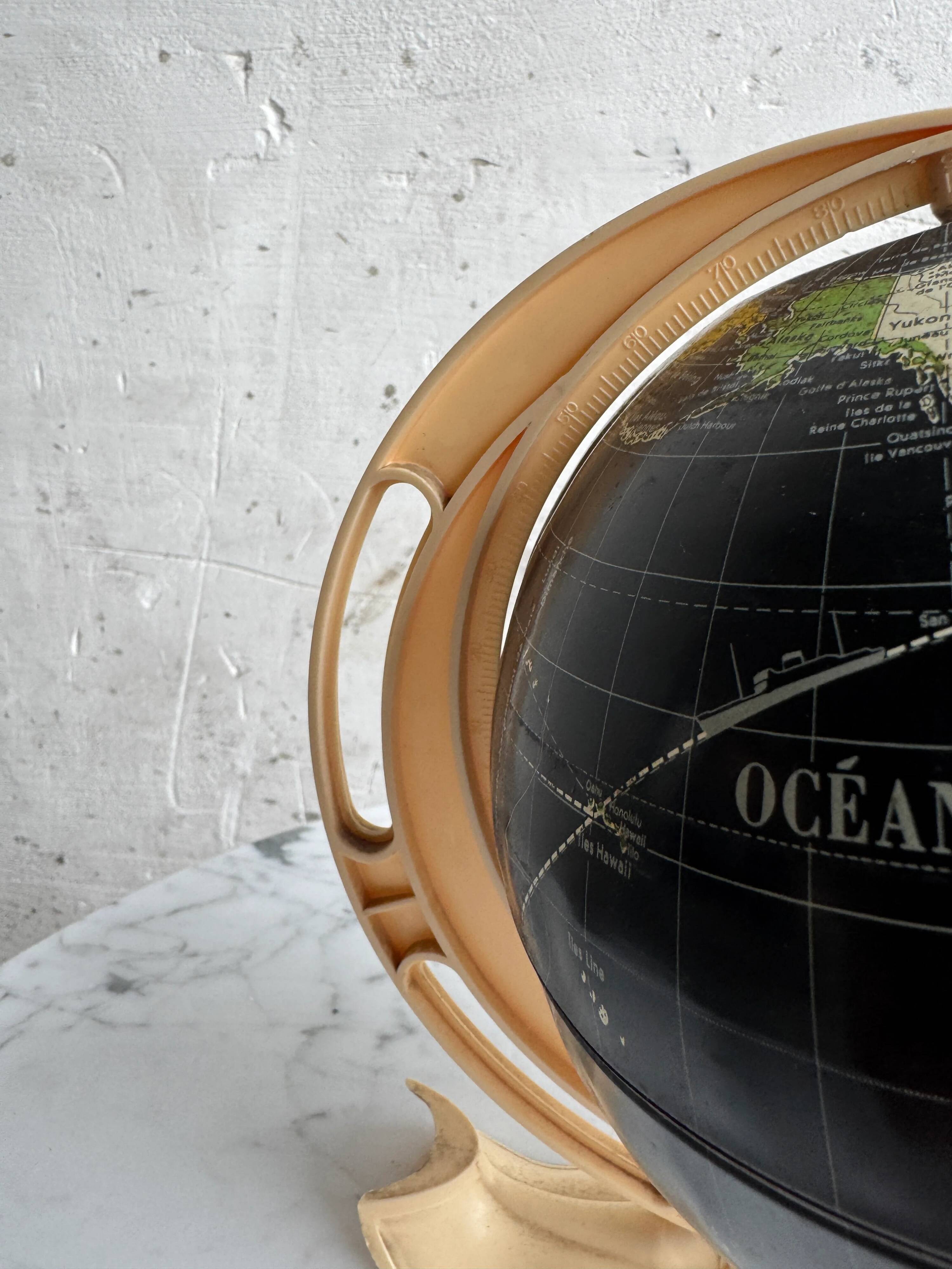 Vintage French school globe – model with black oceans