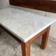 Console postmoderne en marbre avec écran flottant en bois
