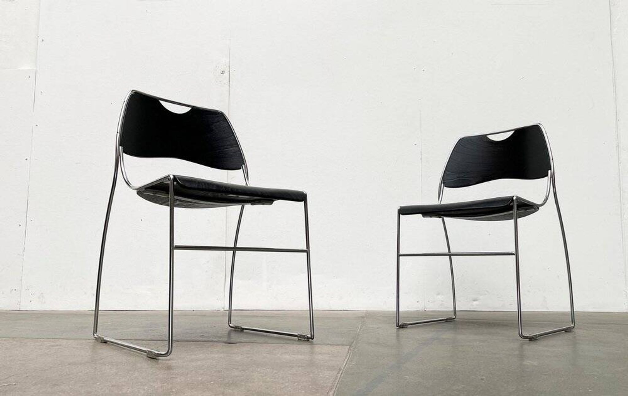 Set of minimalist postmodern stackable chairs, 1980s.