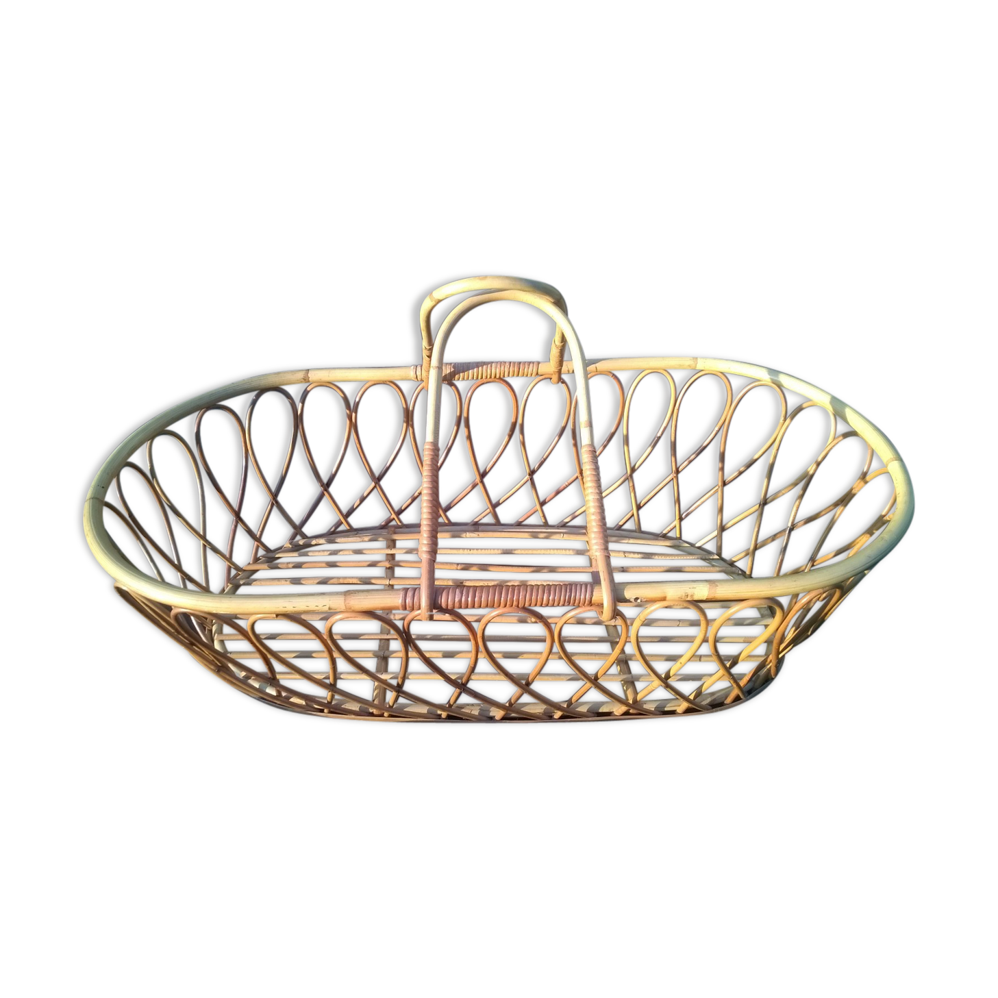 Vintage rattan couffin