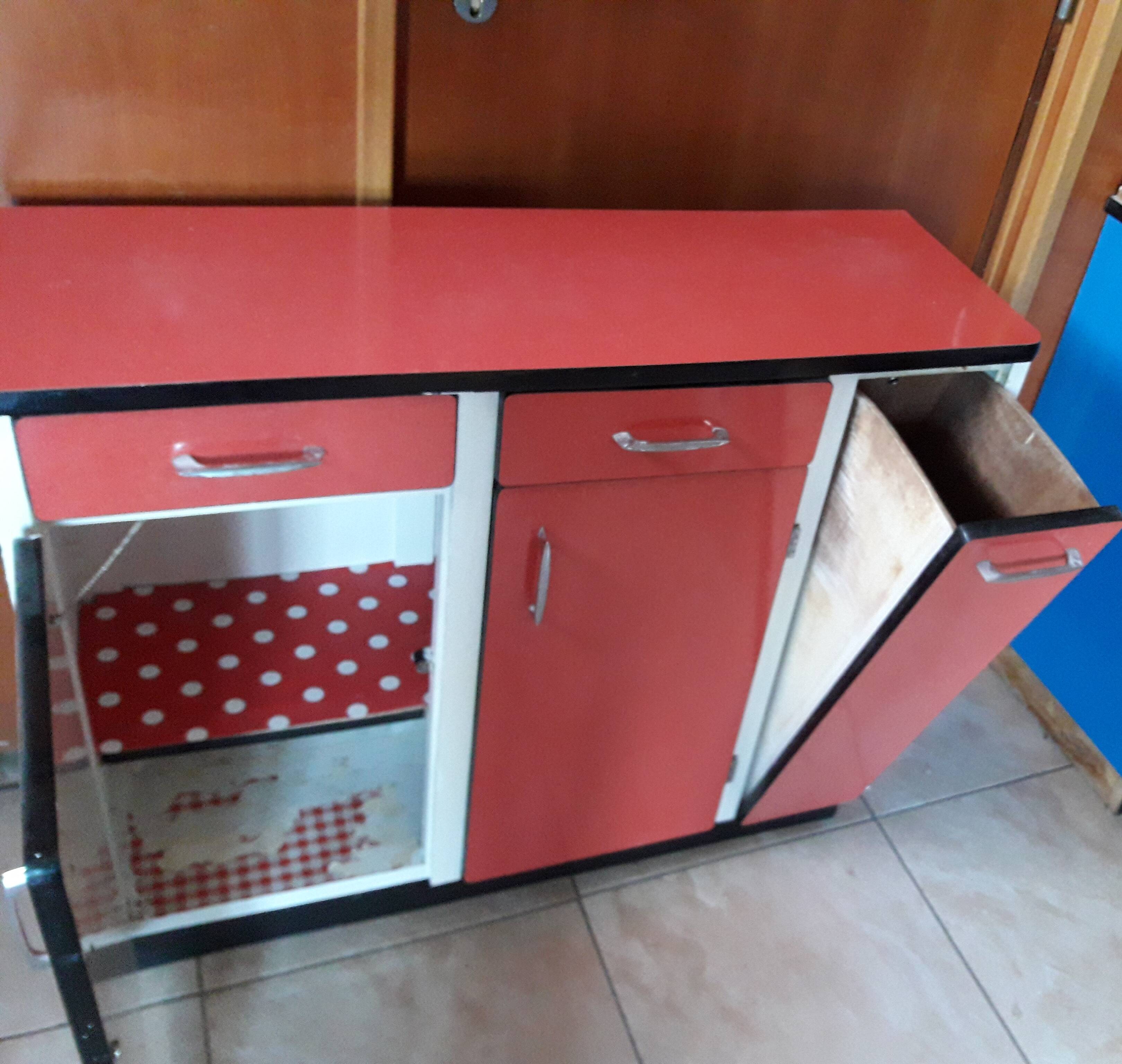 Buffet stockings in formica red vintage kitsch