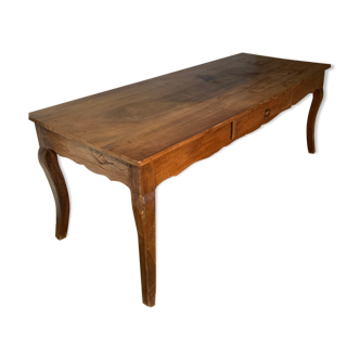Farm table
