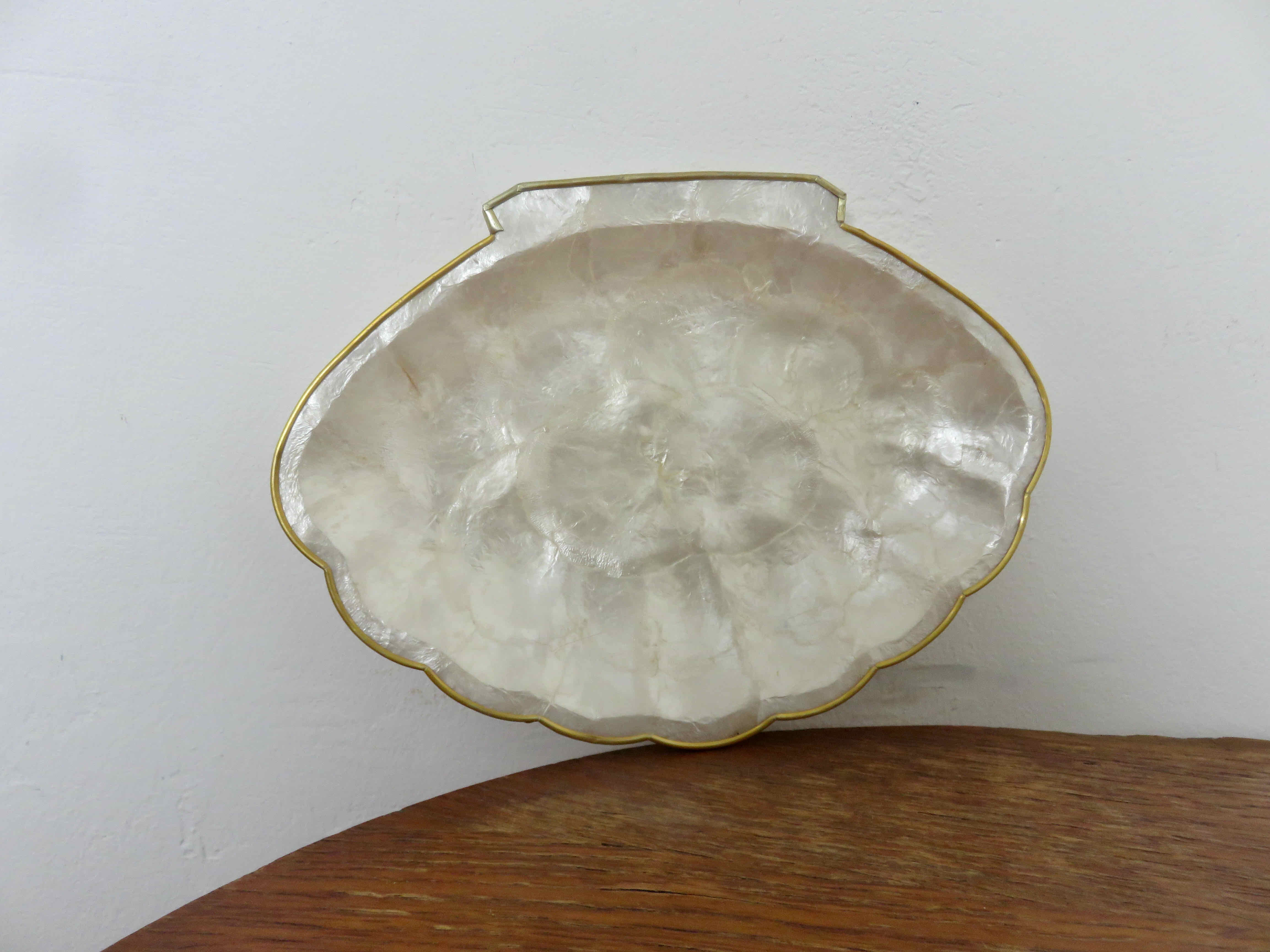 Set in Philippine mother-of-pearl, ramekin and plate