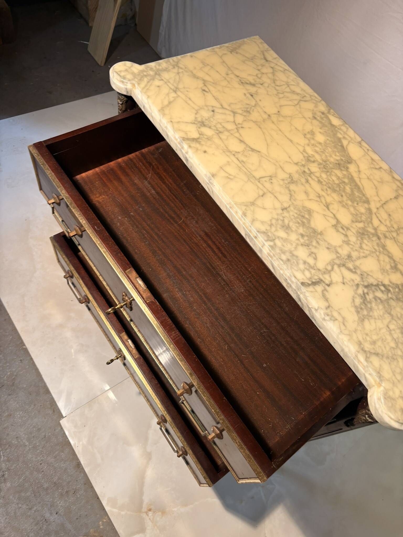 Commode with 3 drawers in Louis XVI style, marble and gilded bronze.