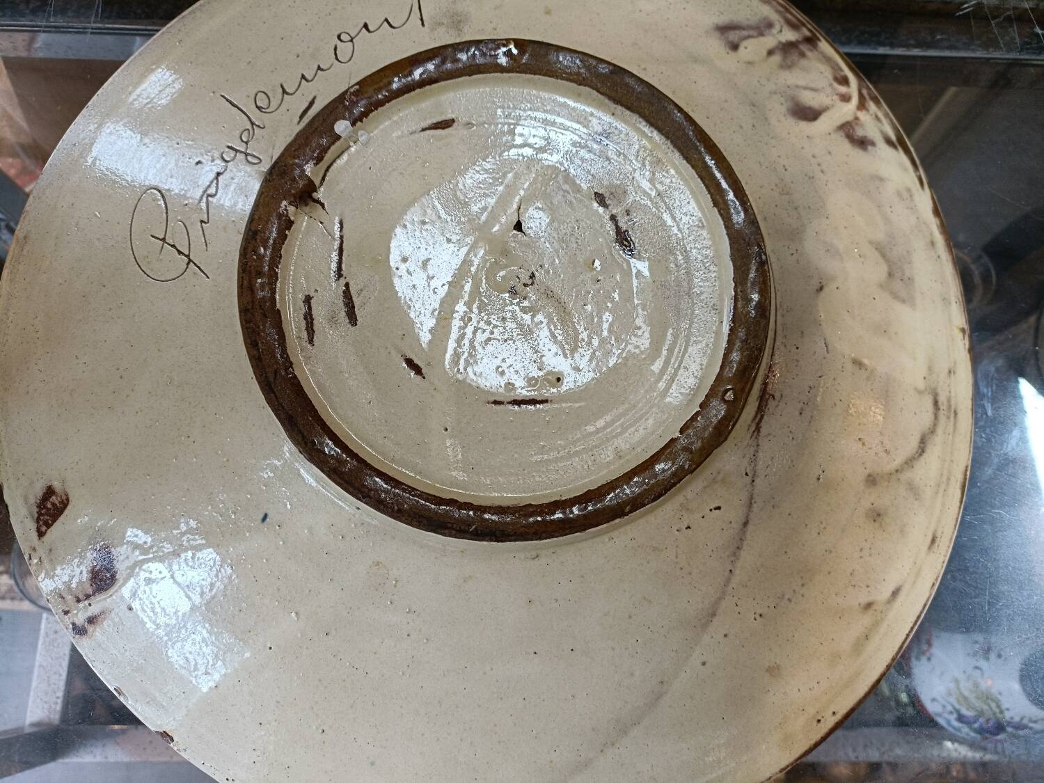 Large plate signed Puigdemont