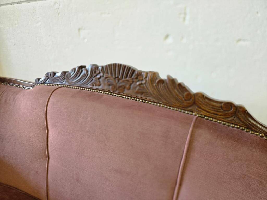 Fauteuil / canapé / trois places baroque vintage rose poudré