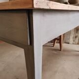 Farm table
