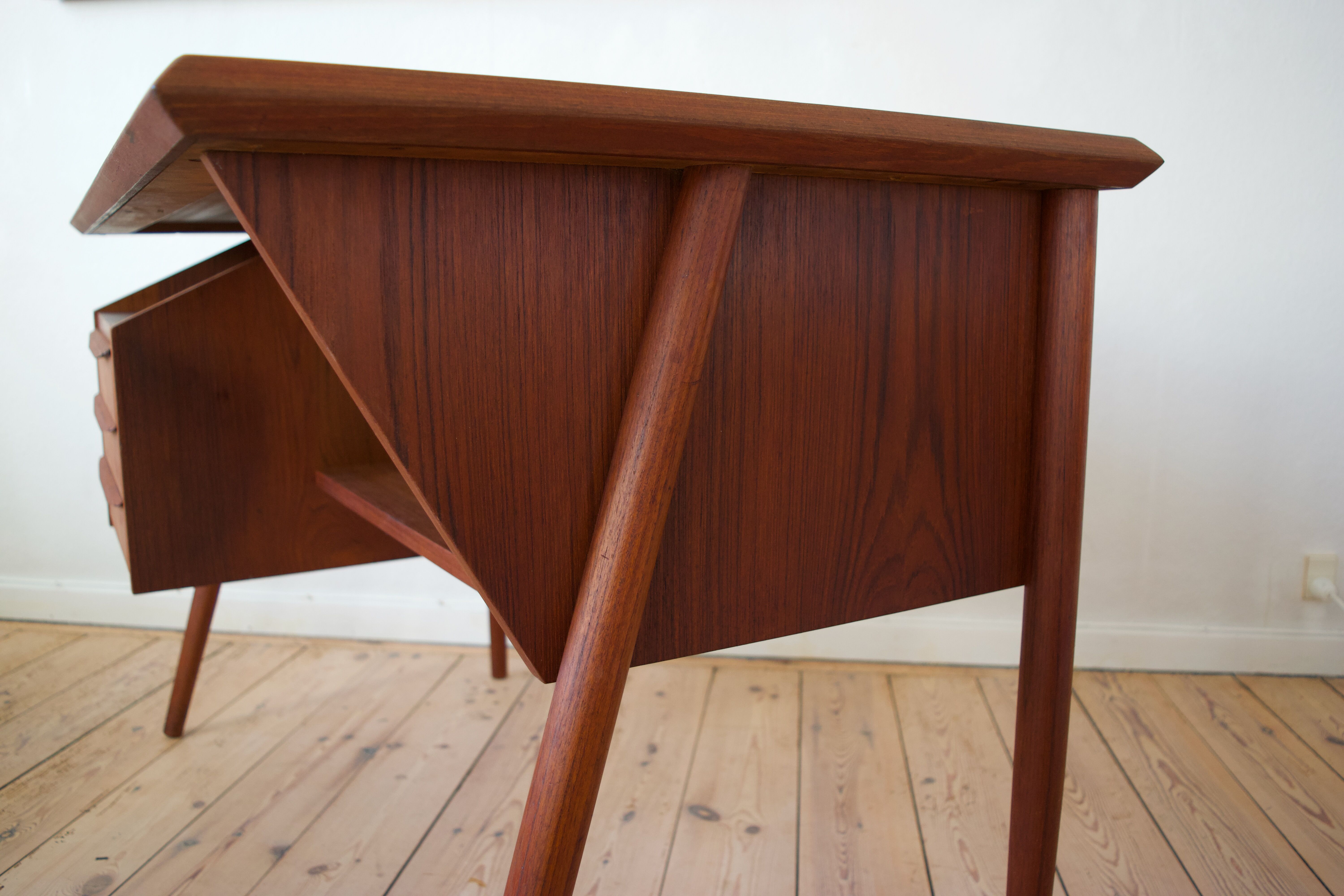 Danish Teak Floating Desk By Gunner Nielsen For Tibergaard, 1960s