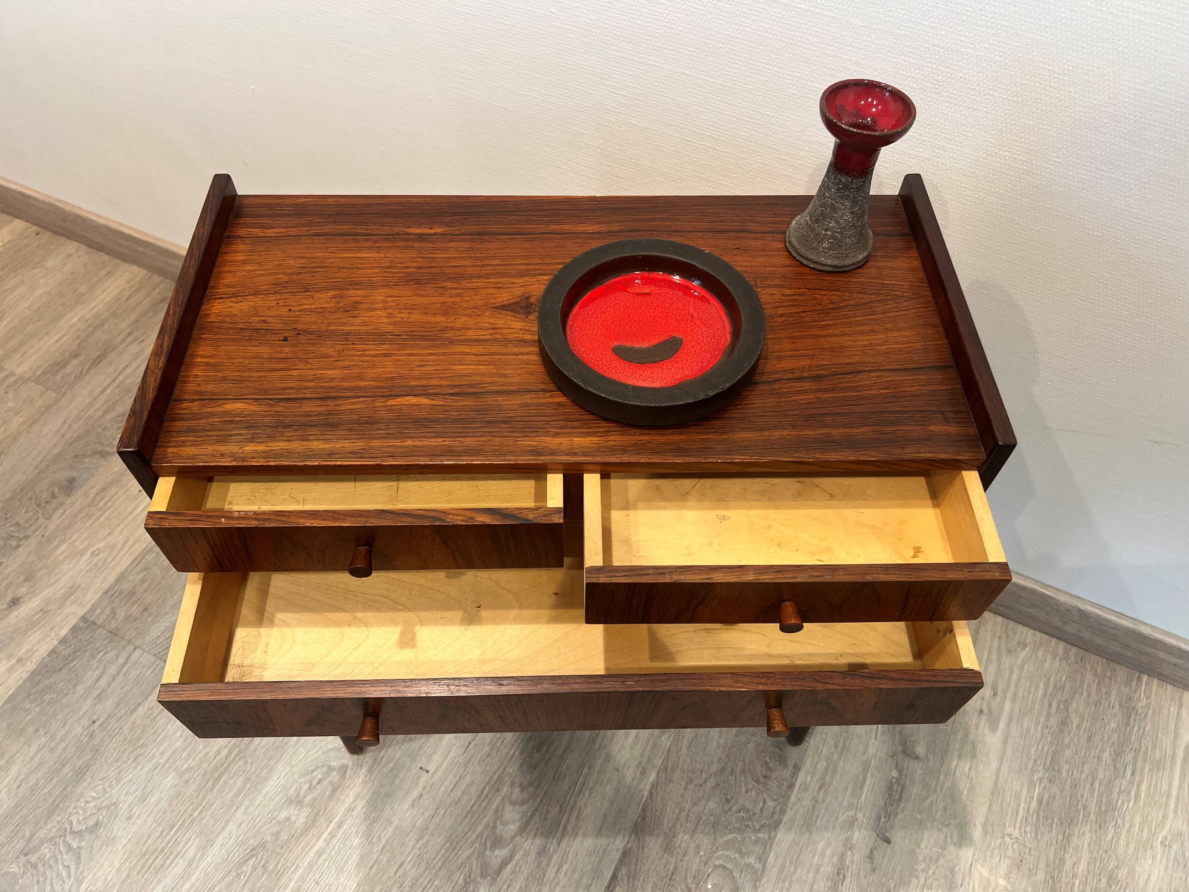 3-drawer commode in Rio rosewood, origin Denmark.