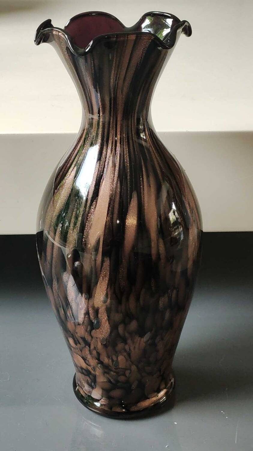 Corolle design vase in blown Murano art glass/Designer V. Nason. 70s. High 25 cm