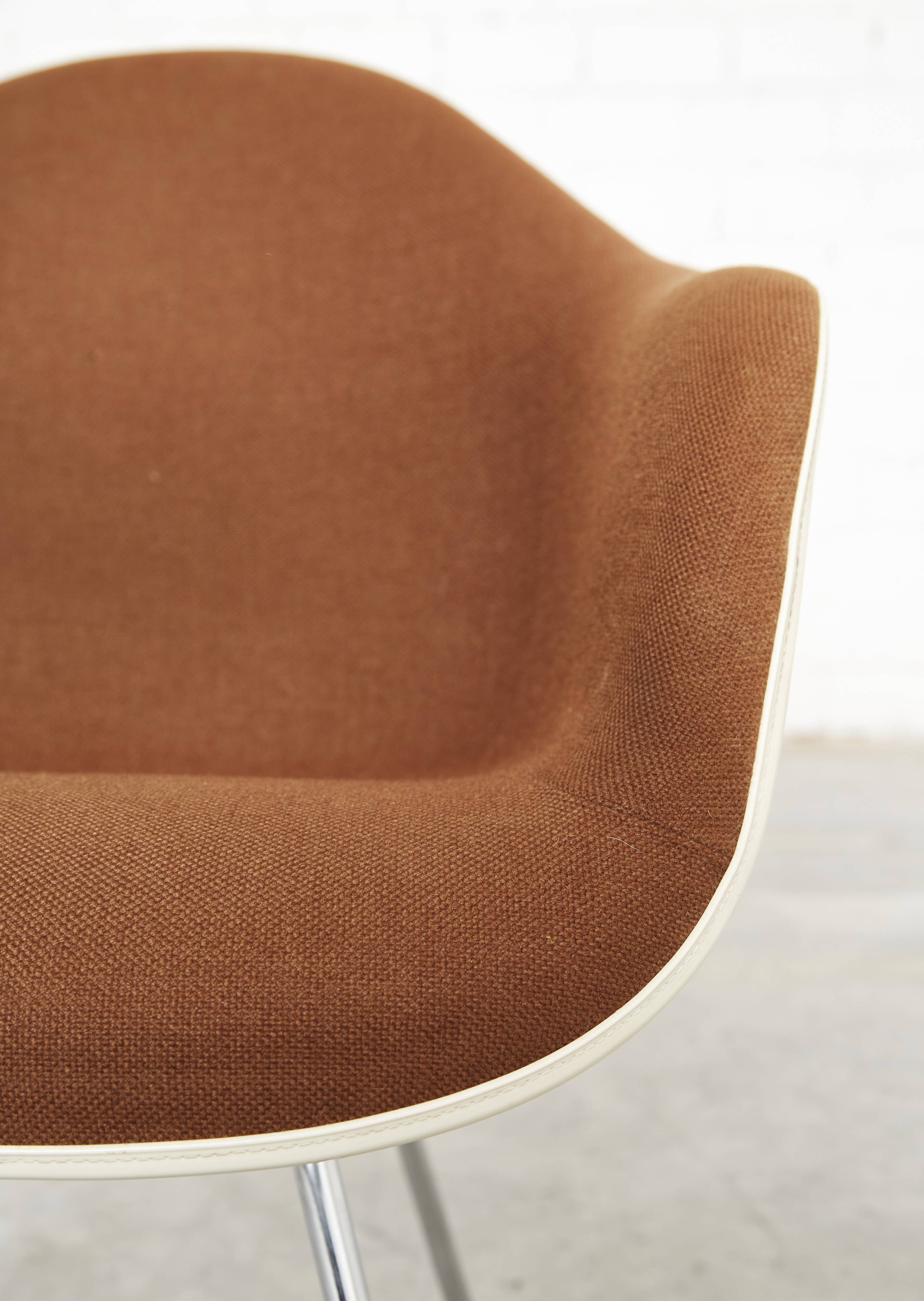 Off-White Dax Fiberglass Chair by Charles & Ray Eames for Vitra