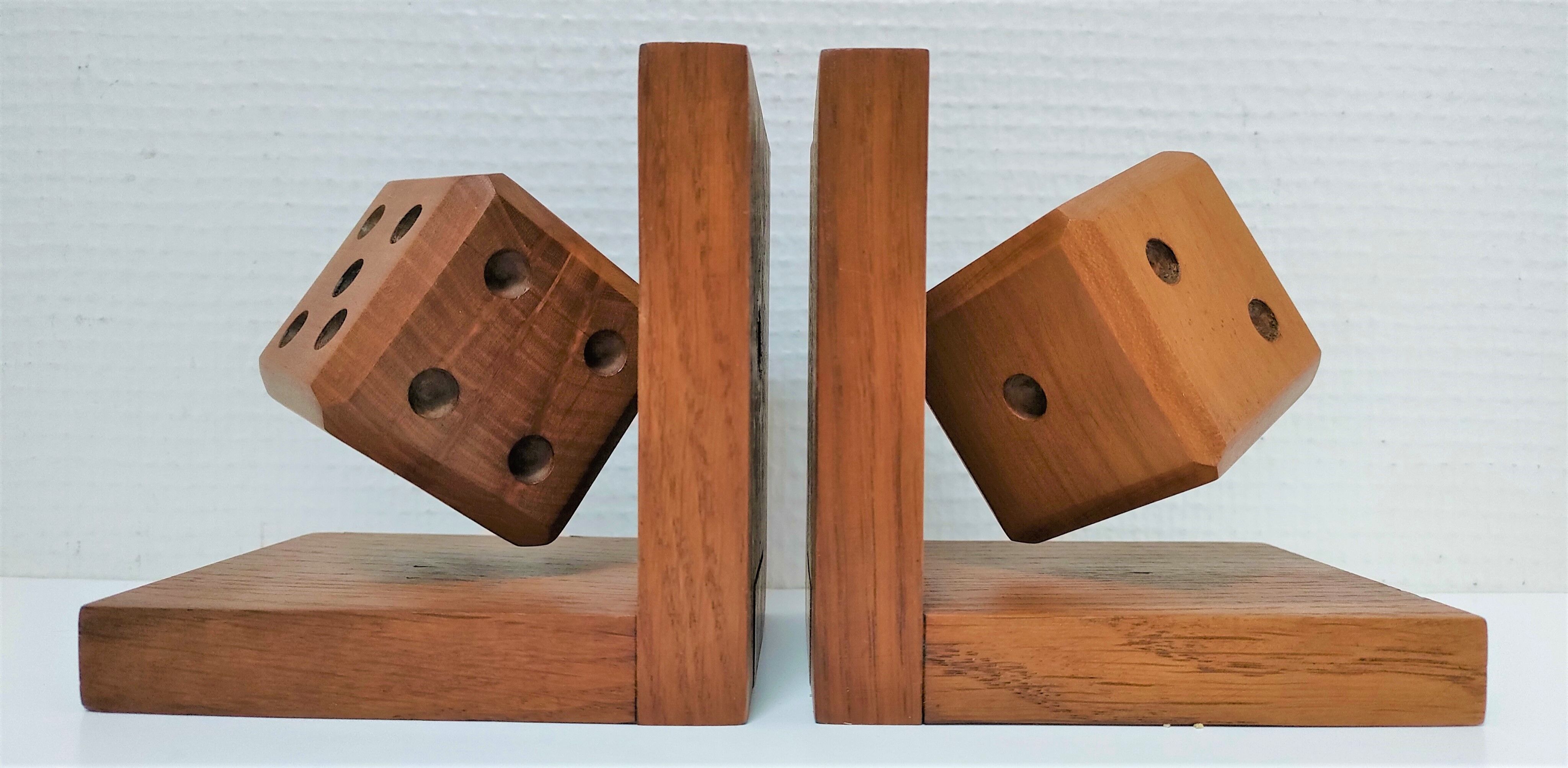 Pair of bookends style Art Deco oak decoration dice