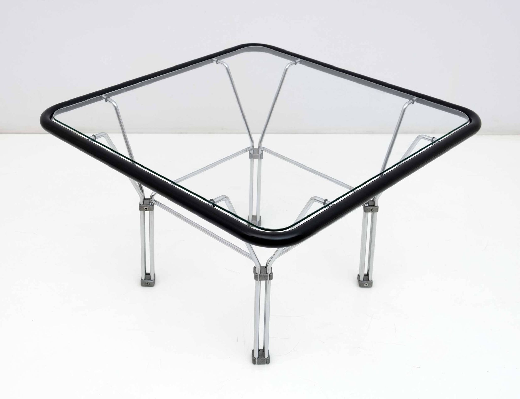 Table basse post-moderne en cristal et acier, attribuée à Niels Bendtsen, années 1970