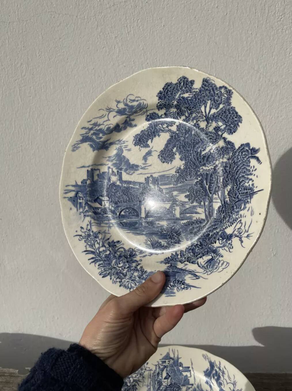 4 flat plates Gien iron earth