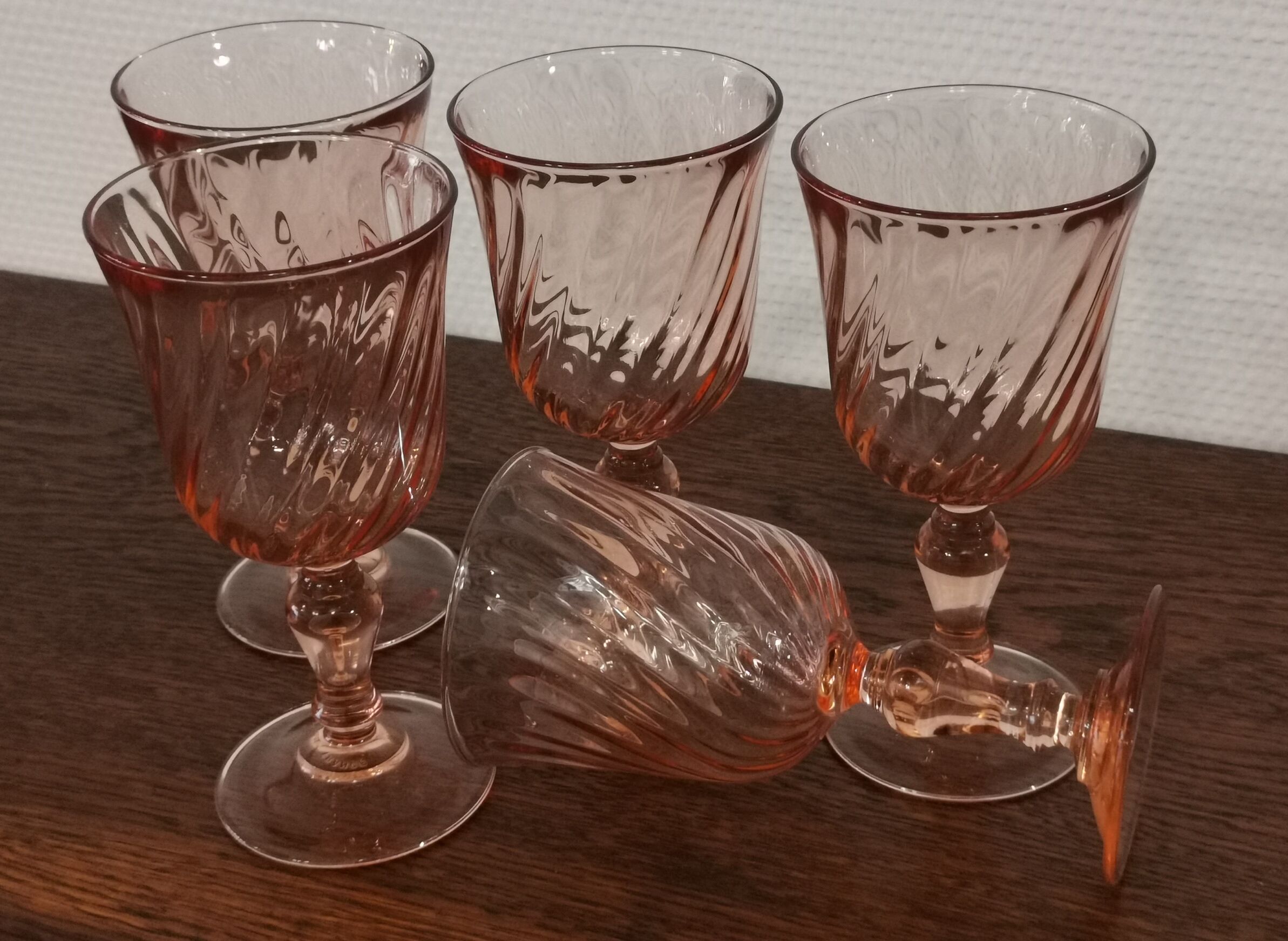Set of 5 pink twisted water glasses "Rosaline" Luminarc France