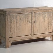 Buffet bas ancien en orme à deux portes – Chine, vers 1950