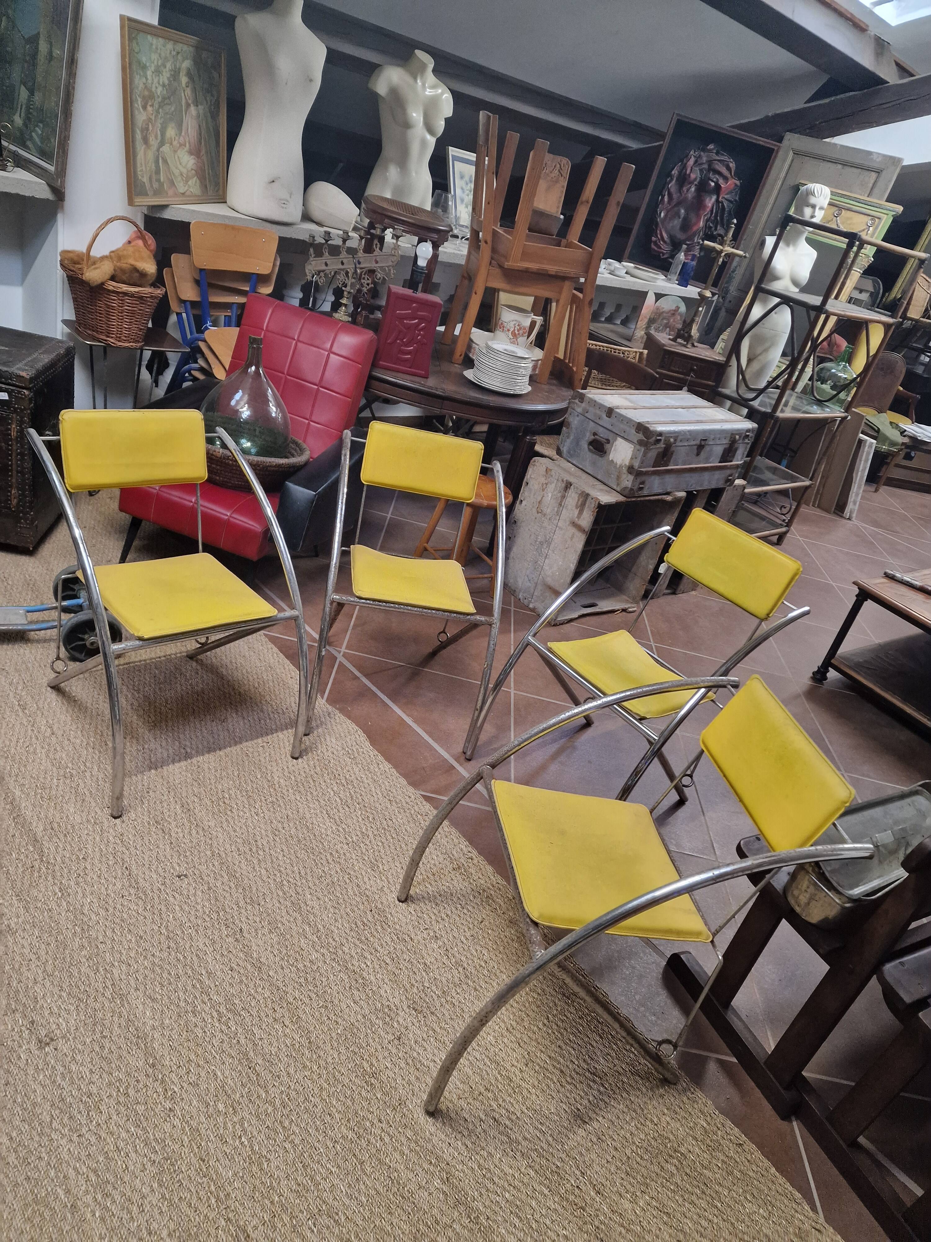 Set of 4 vintage tubular armchairs – modernist design from the 60s and 70s