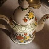 Villeroy and Boch teapot
