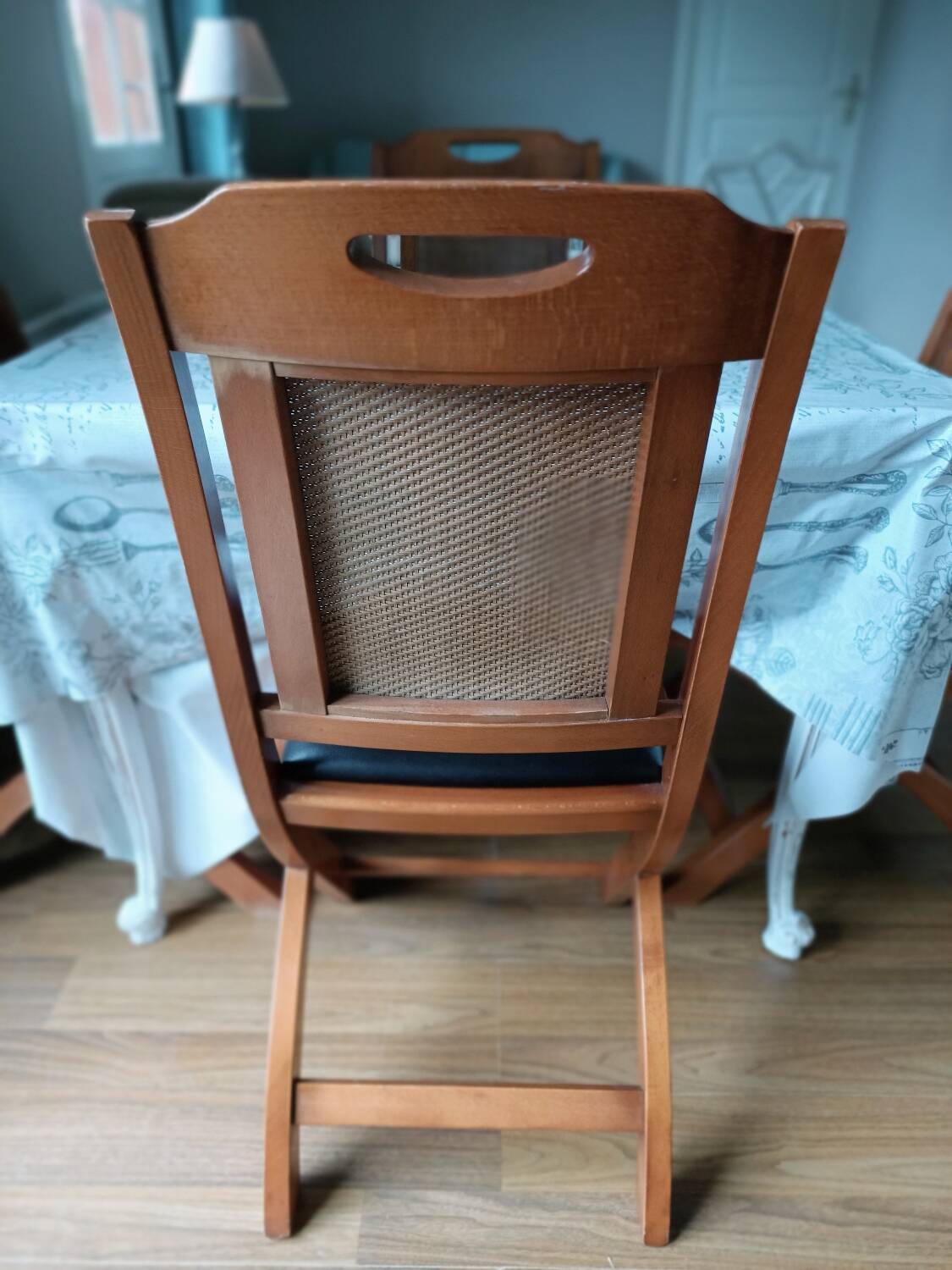 Set of 4 wood and leather chairs