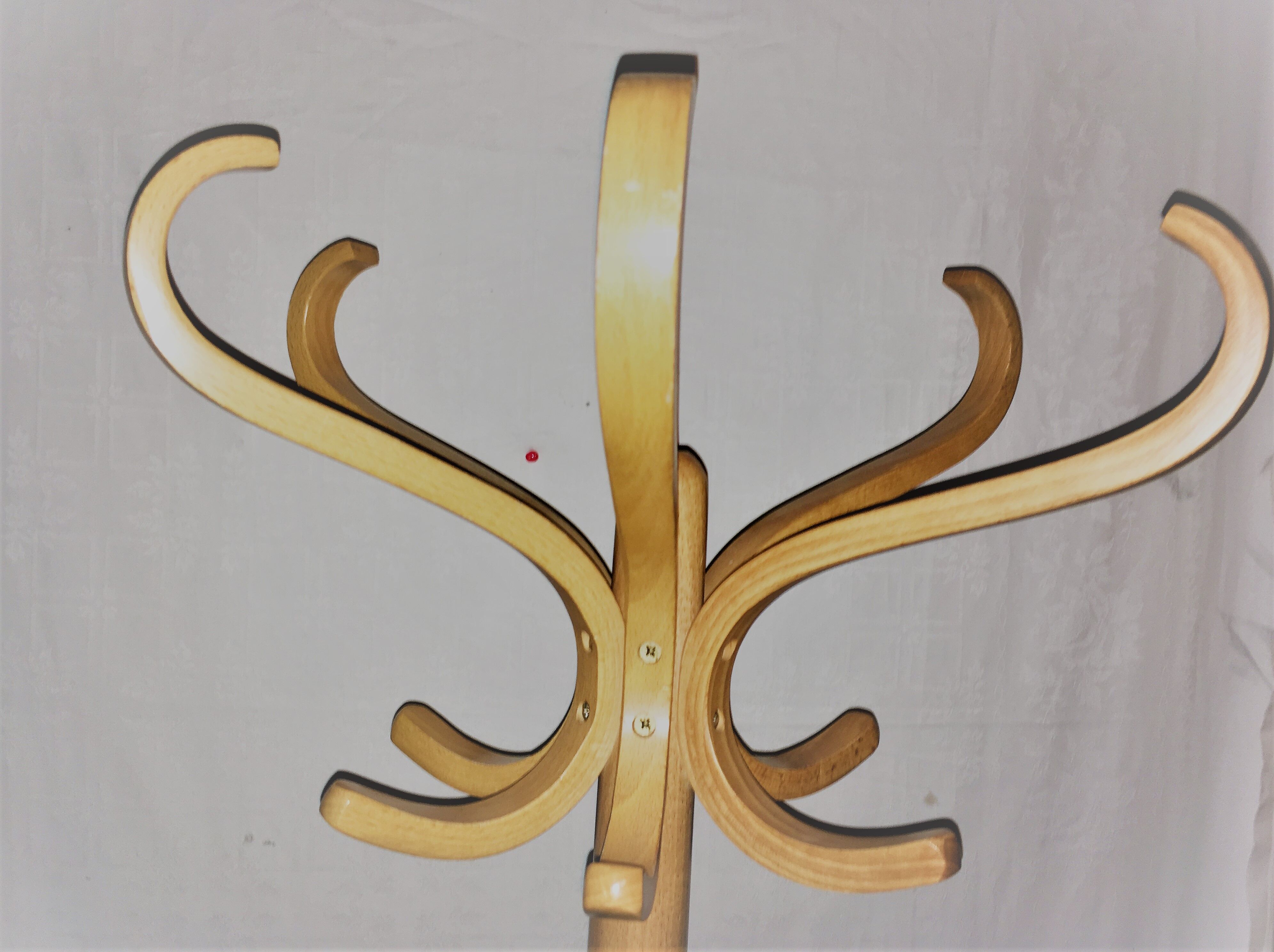 Baumann coat hangers