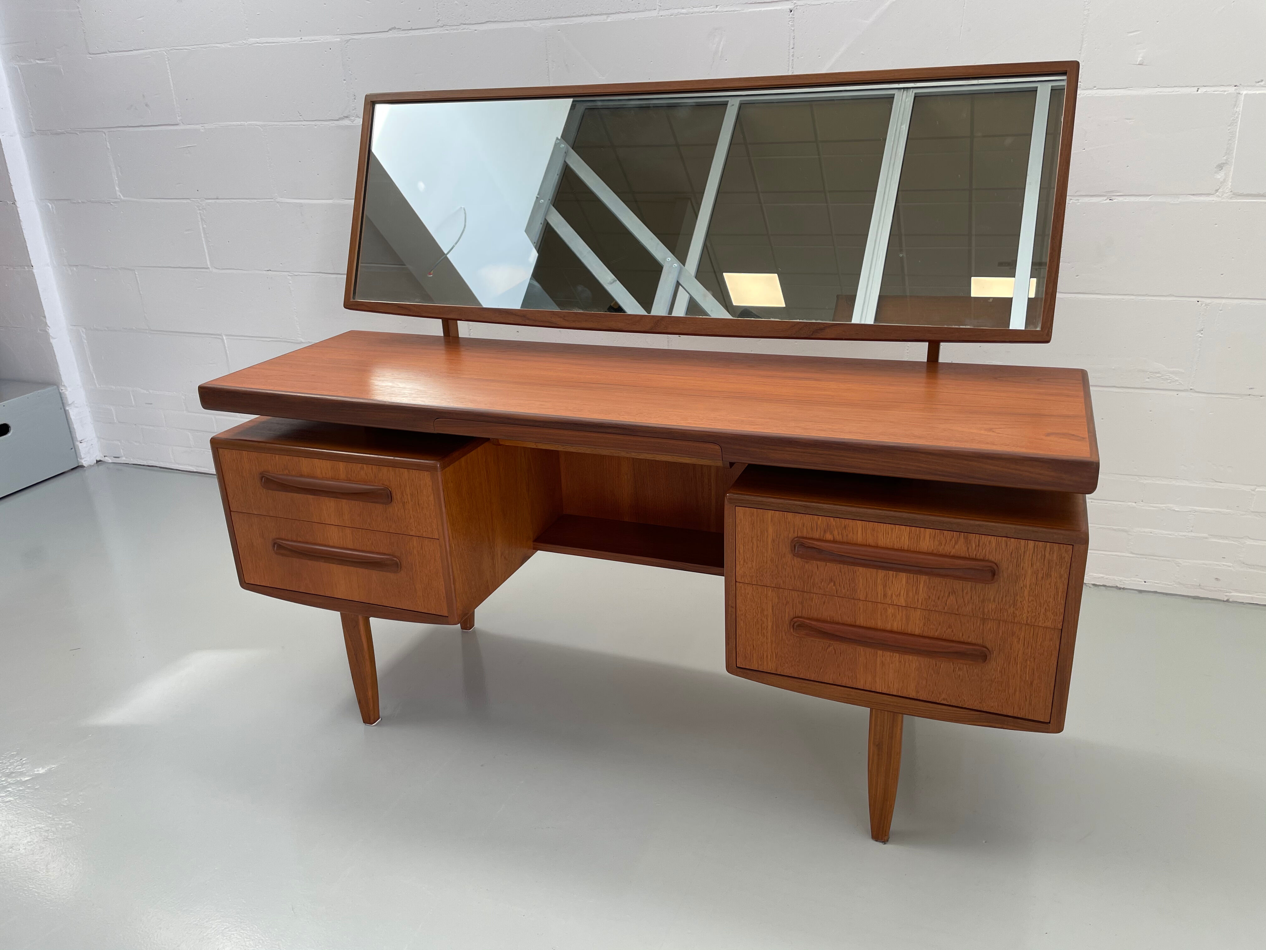 G-Plan dressing table by V.Wilkins