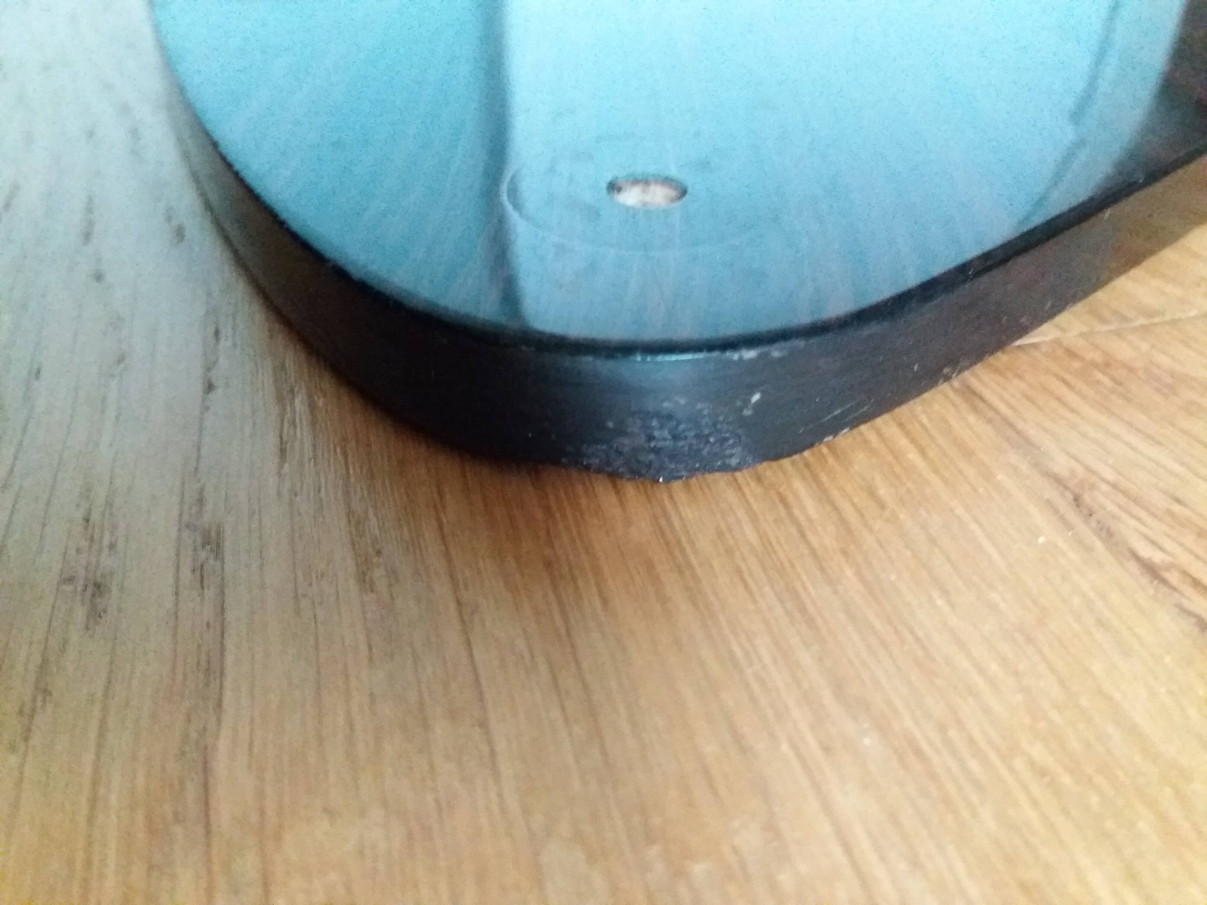 Formica corner shelf neck and gilded metal