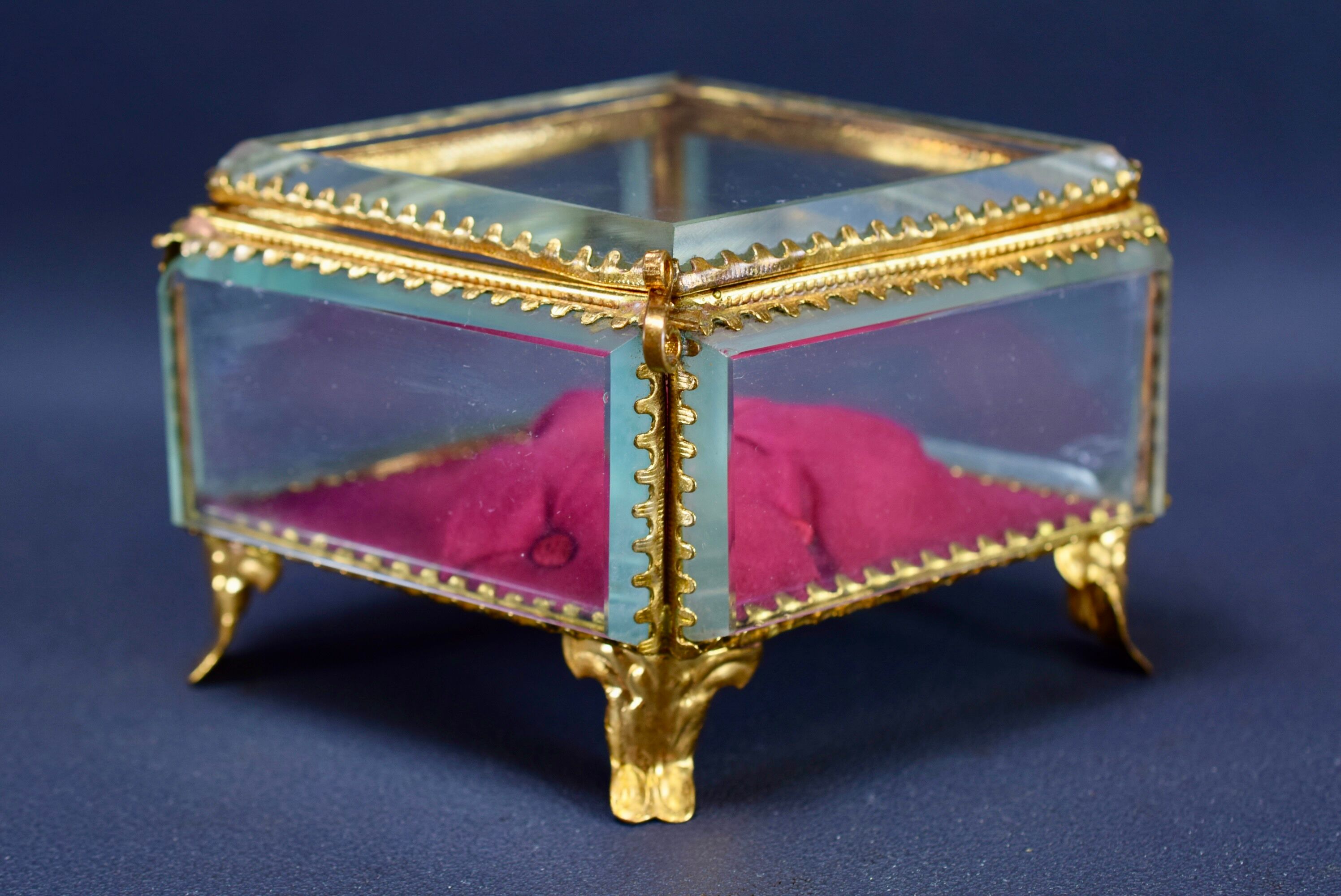 Jewelry box 1900 in beveled glass and brass