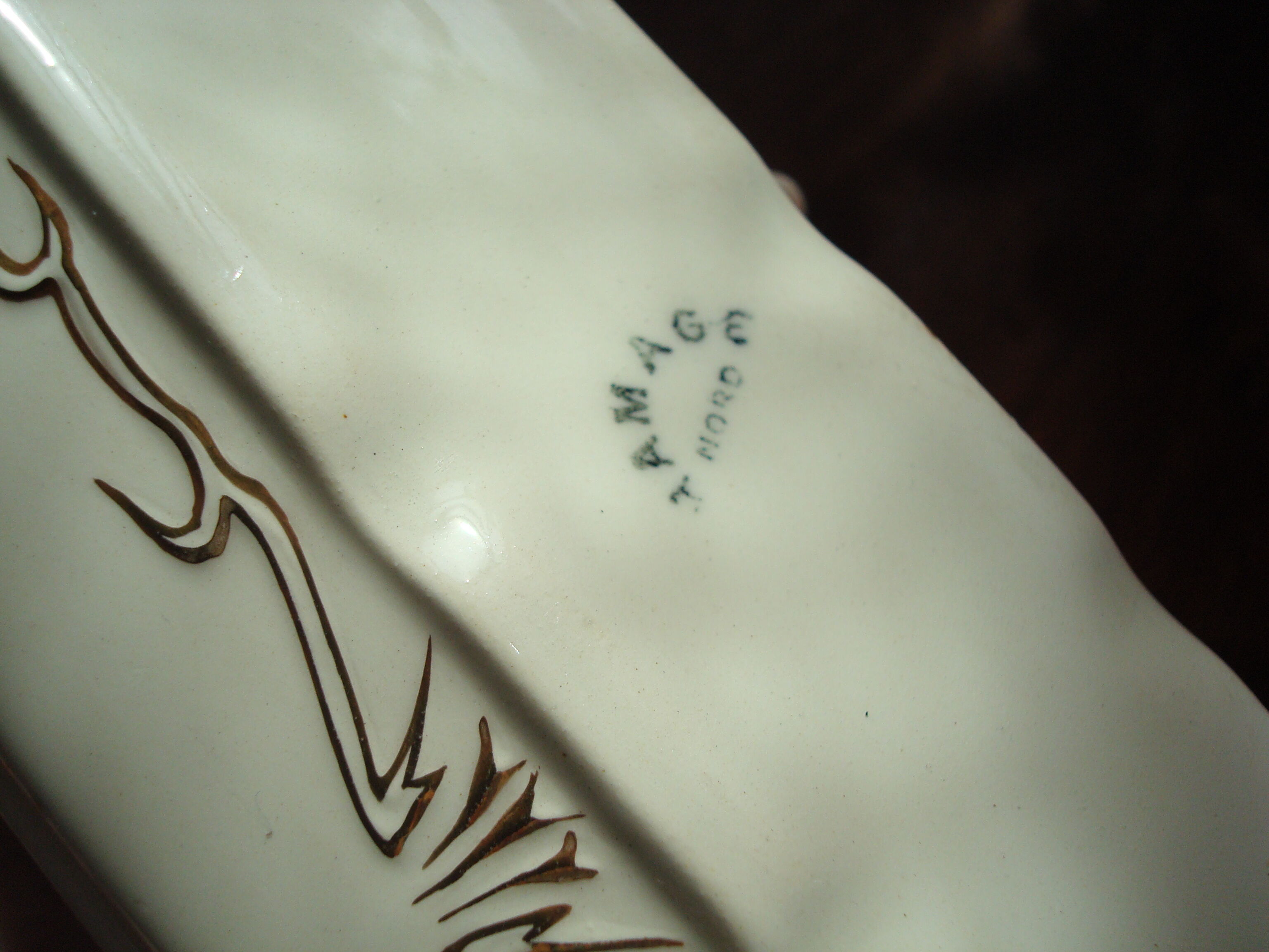 Brush holder and soap holder hamage nord, art nouveau, floral décor edging gold.