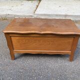 Vintage solid wood storage bench in light oak, Louis XV style, 77cm