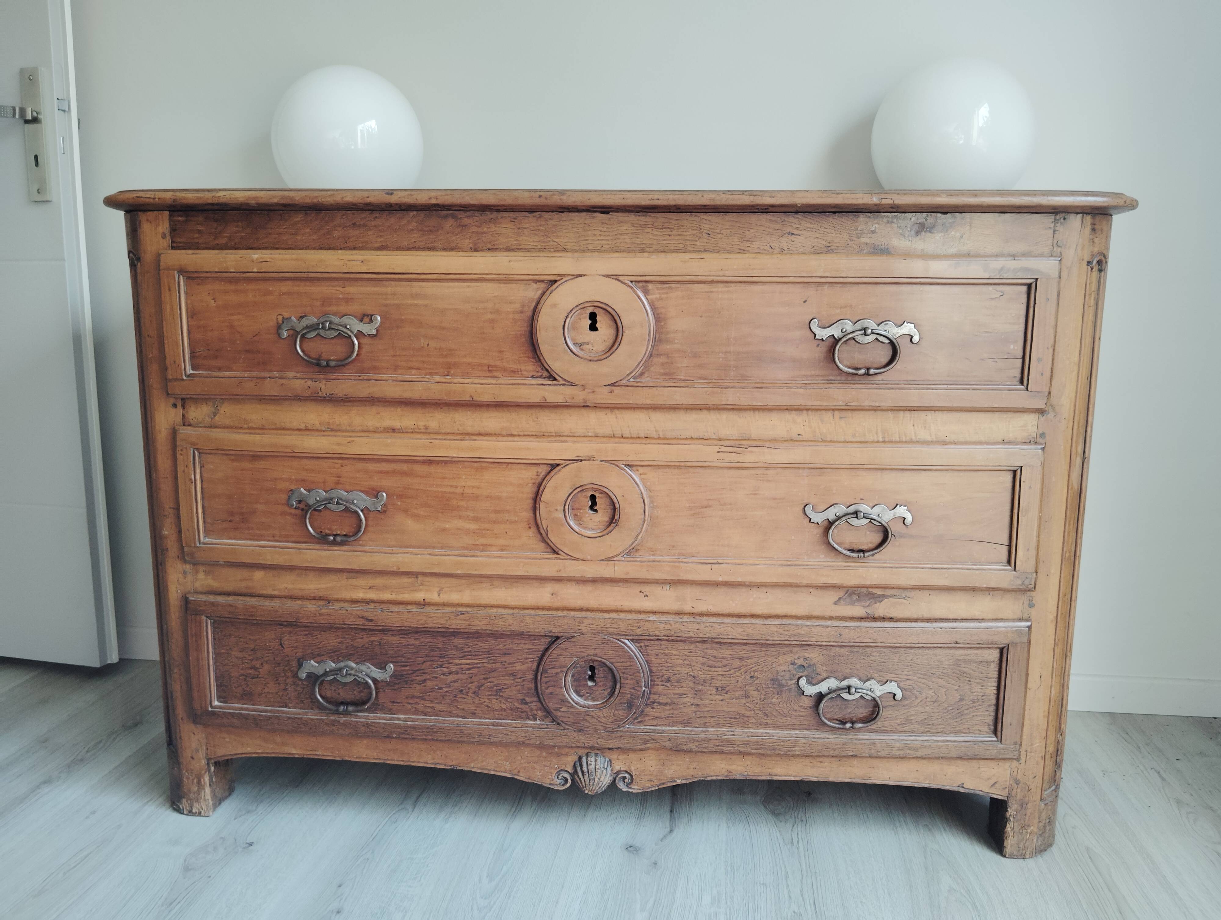 Commode XVIII façade half-moon