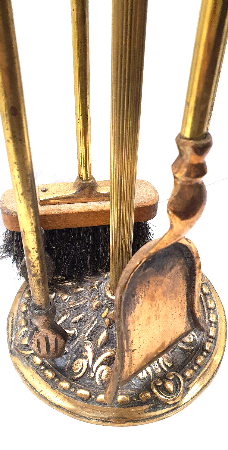 Bronze fireplace servant