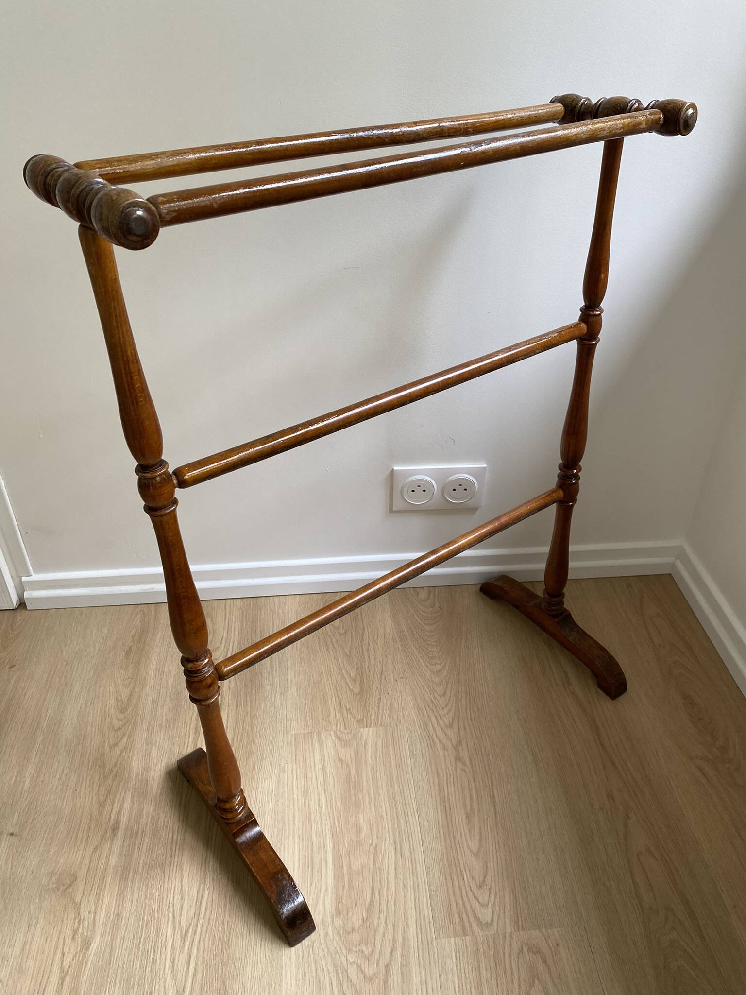 Vintage turned wooden towel rack