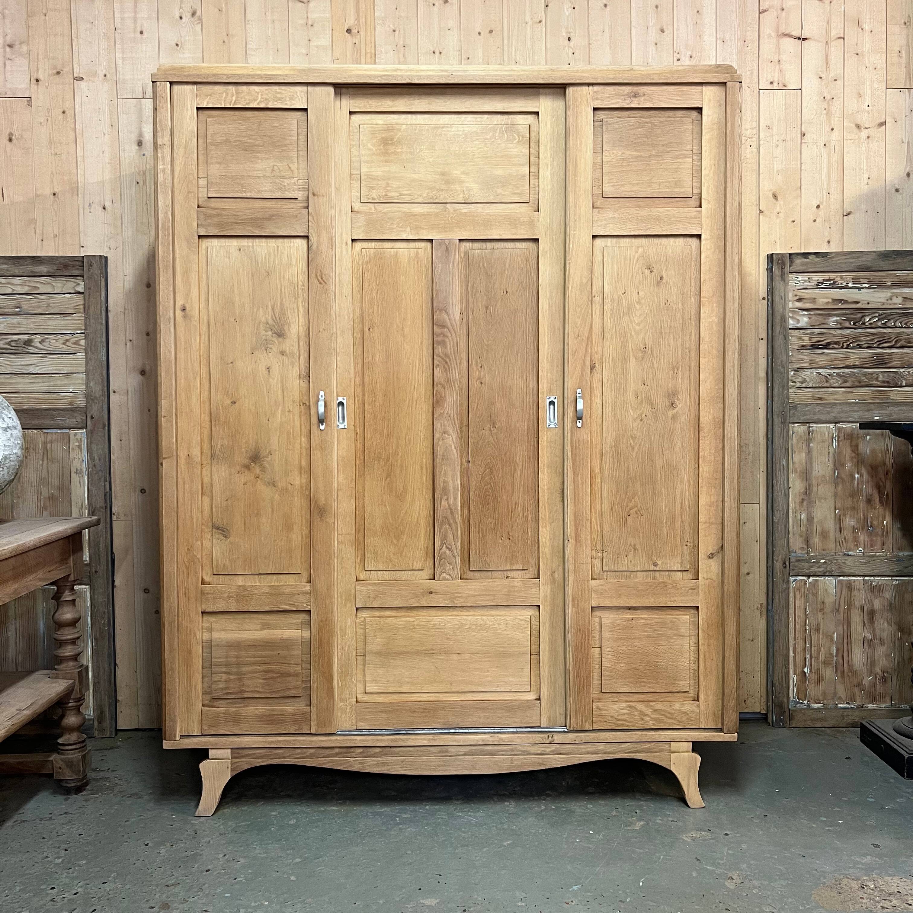 Vintage three-panel sliding wardrobe