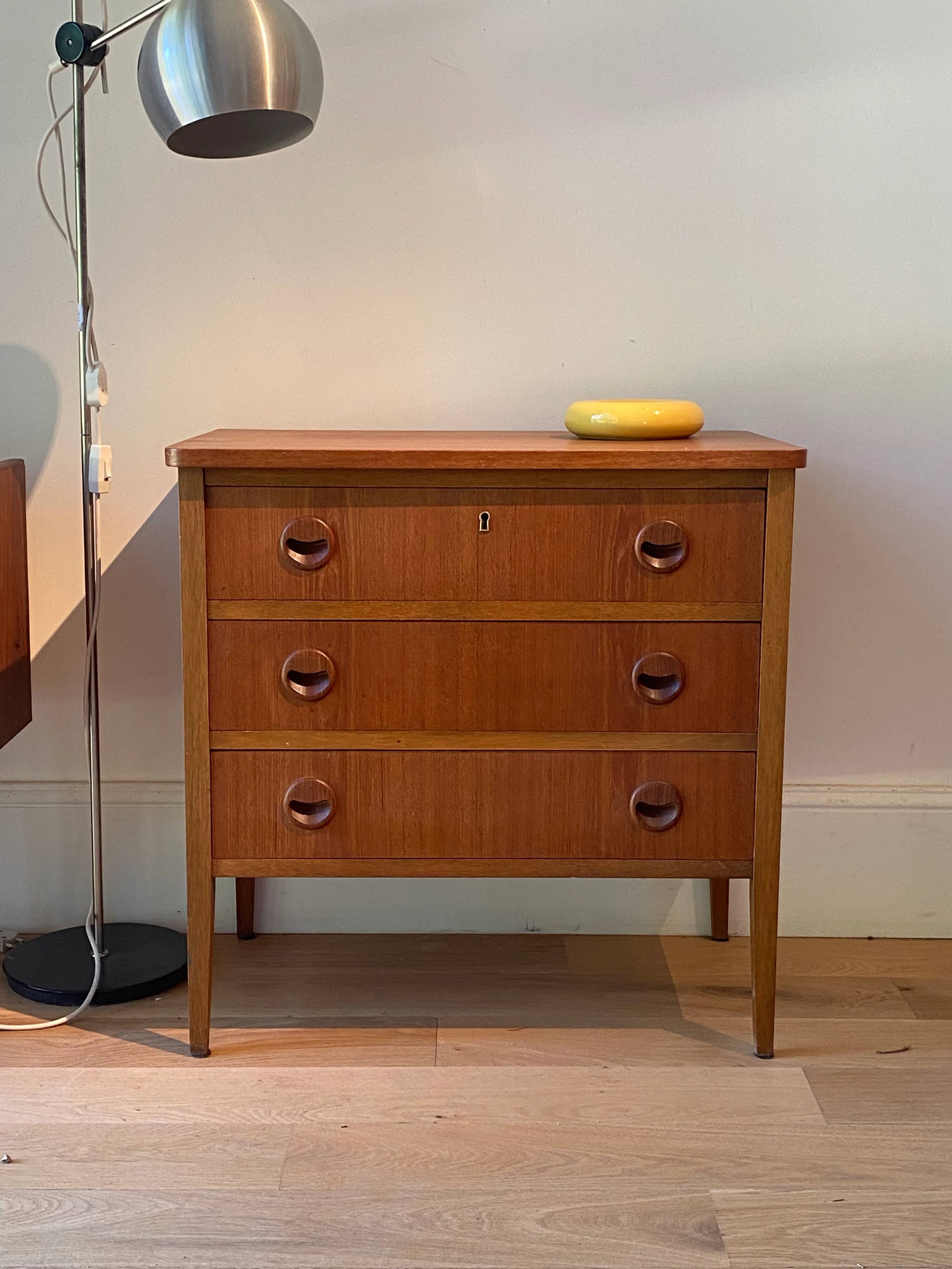 Commode scandinave vintage en teck "Mia"