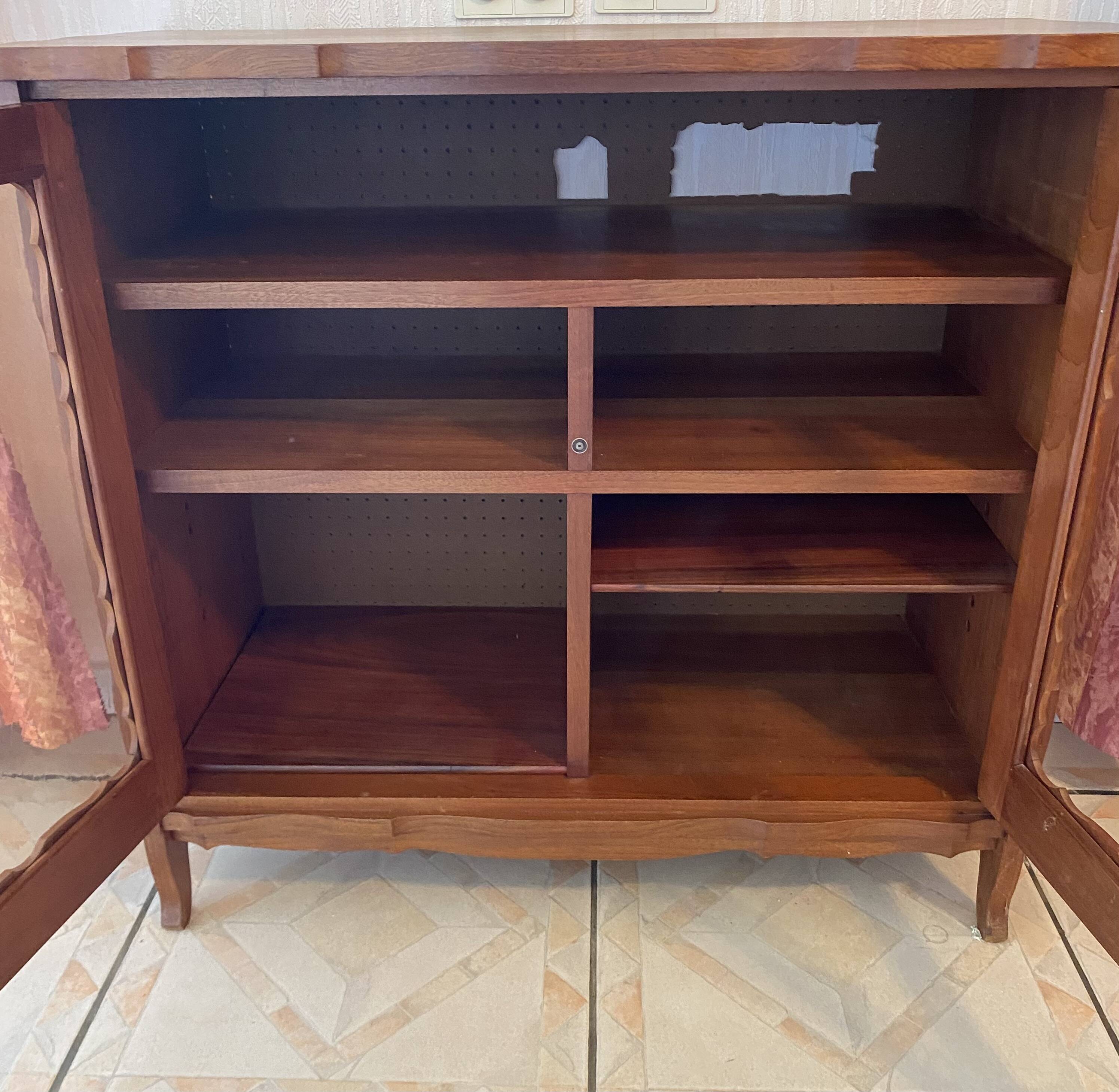 TV cabinet in mahogany, a unique piece made by a cabinetmaker.