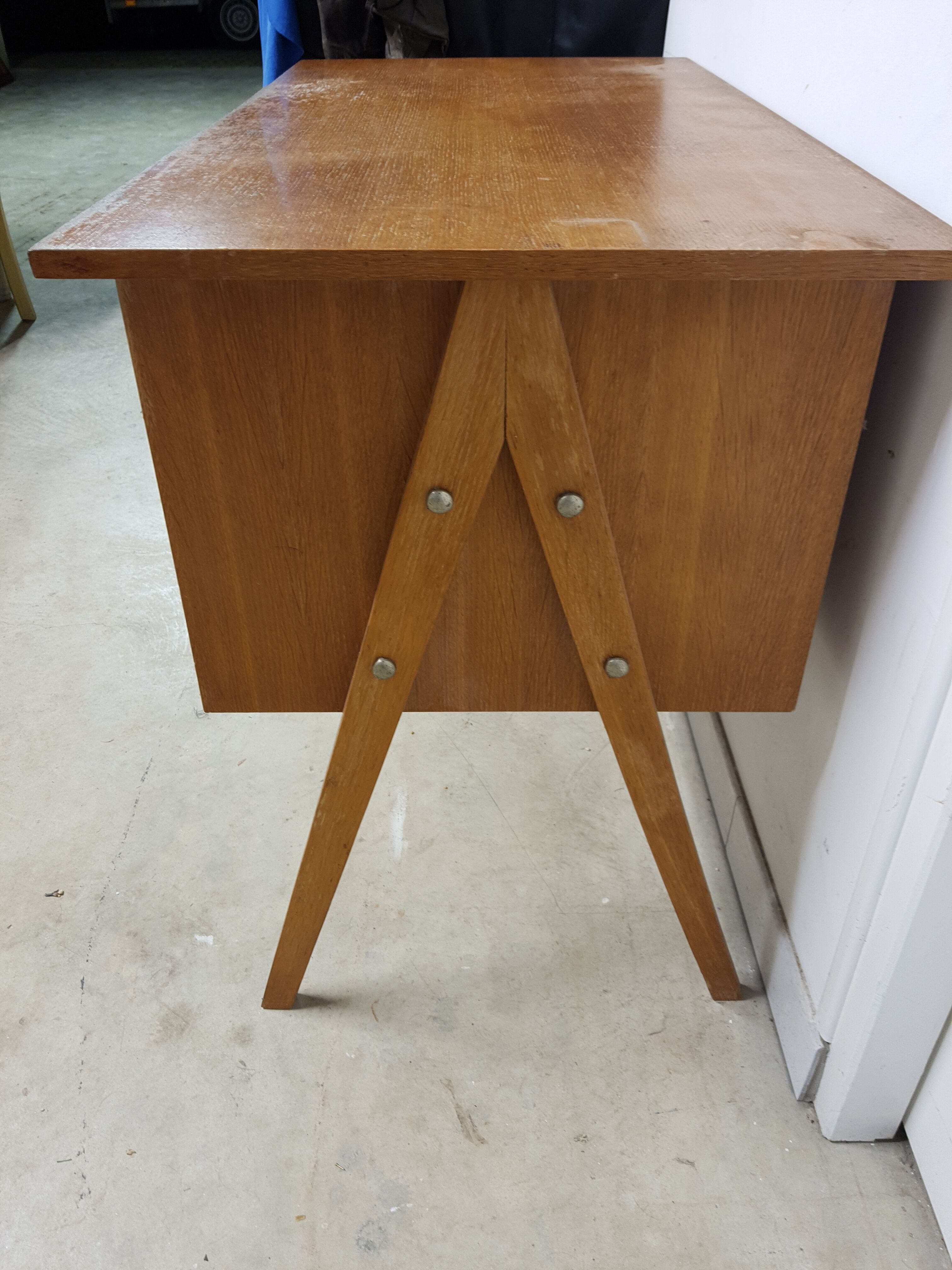 Vintage desk compass feet