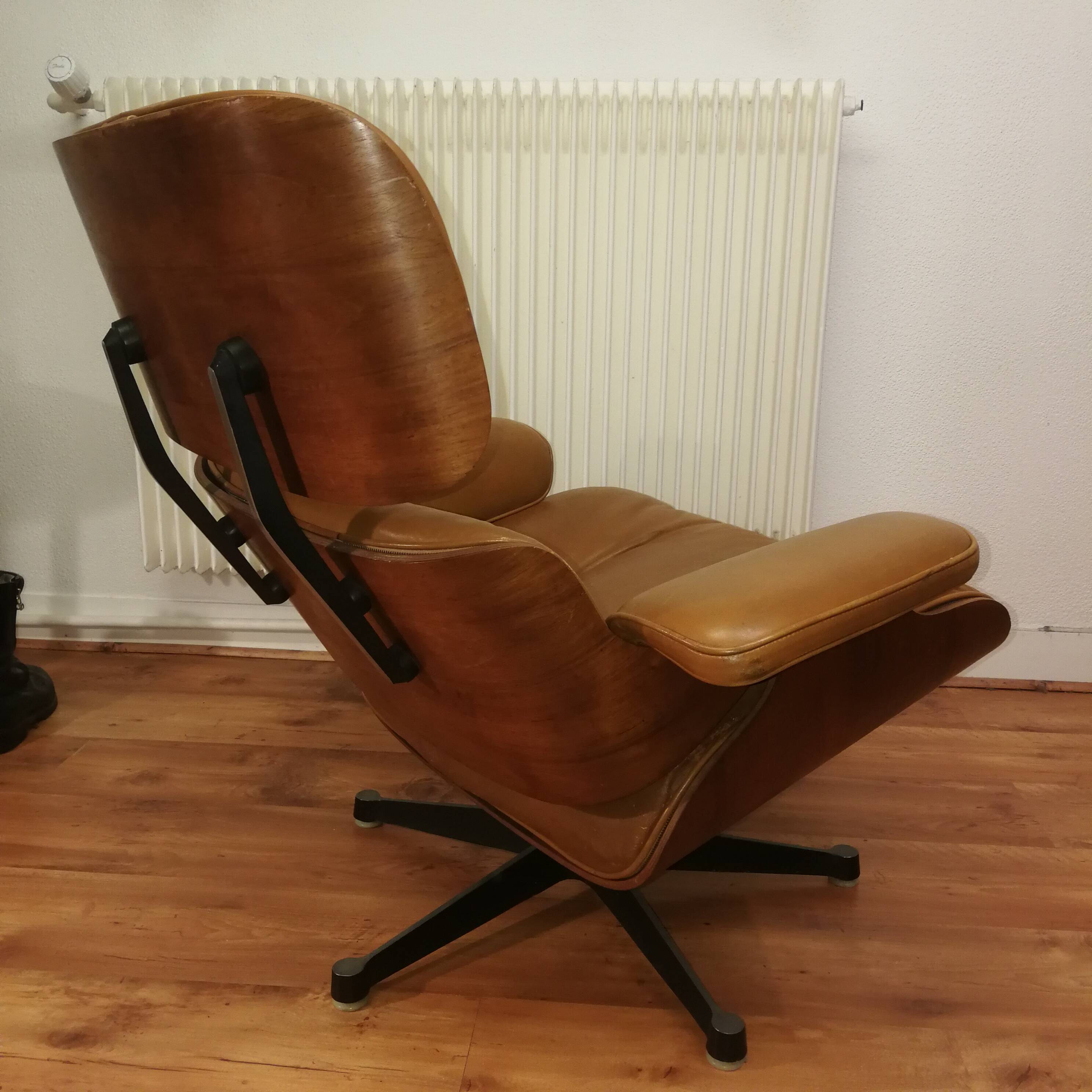 fauteuil Lounge design par Eames authentique