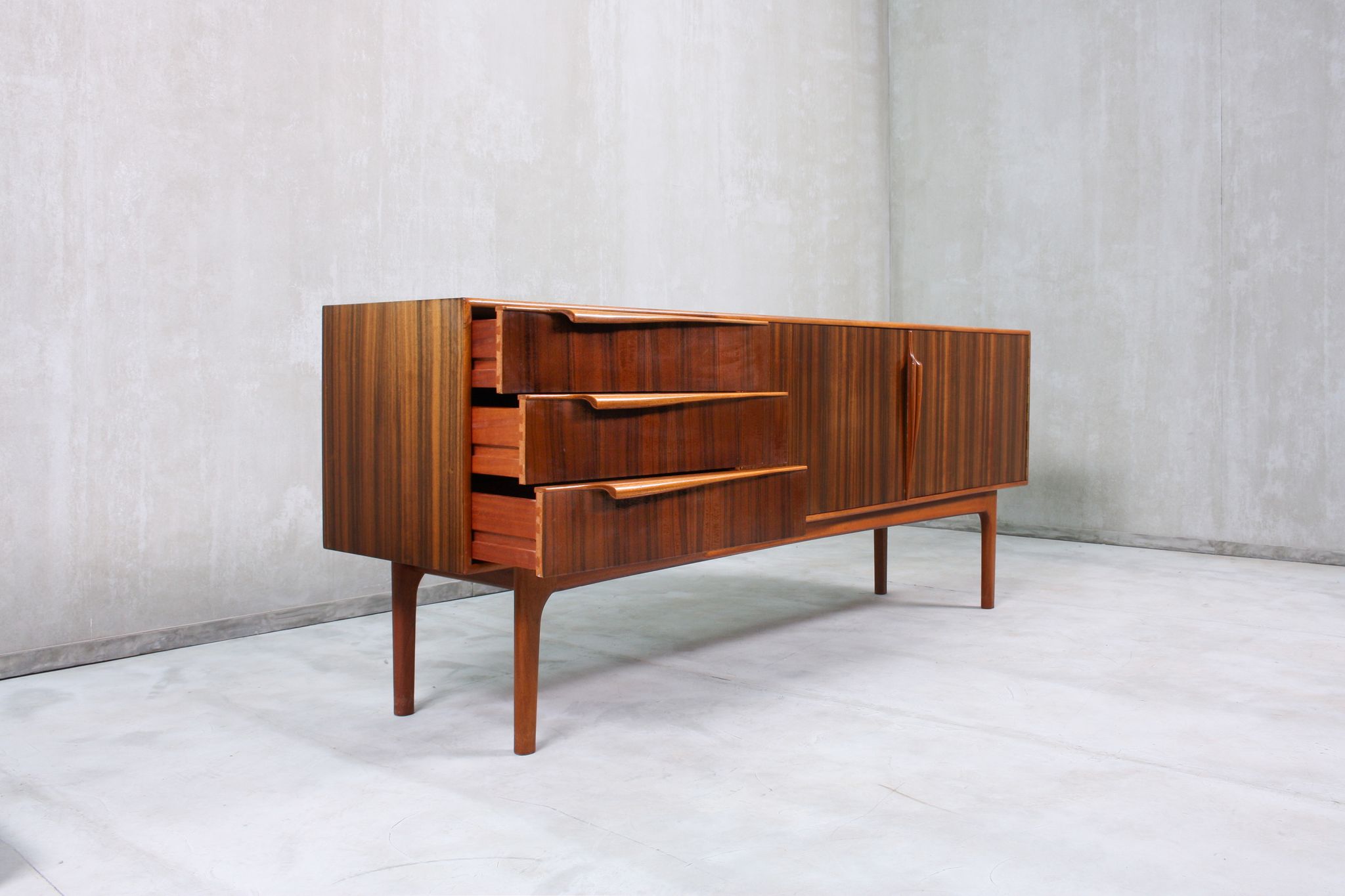 Enfilade par McIntosh, années 1960