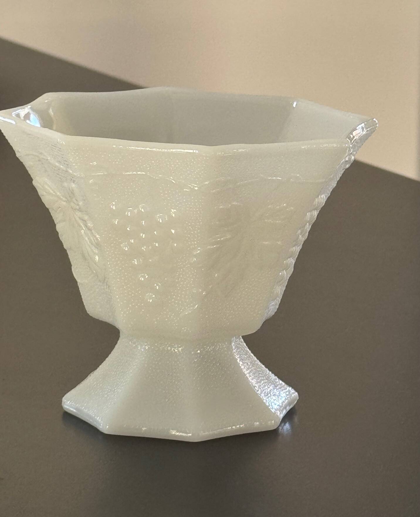 2 Opalines / Milk glass bowls
