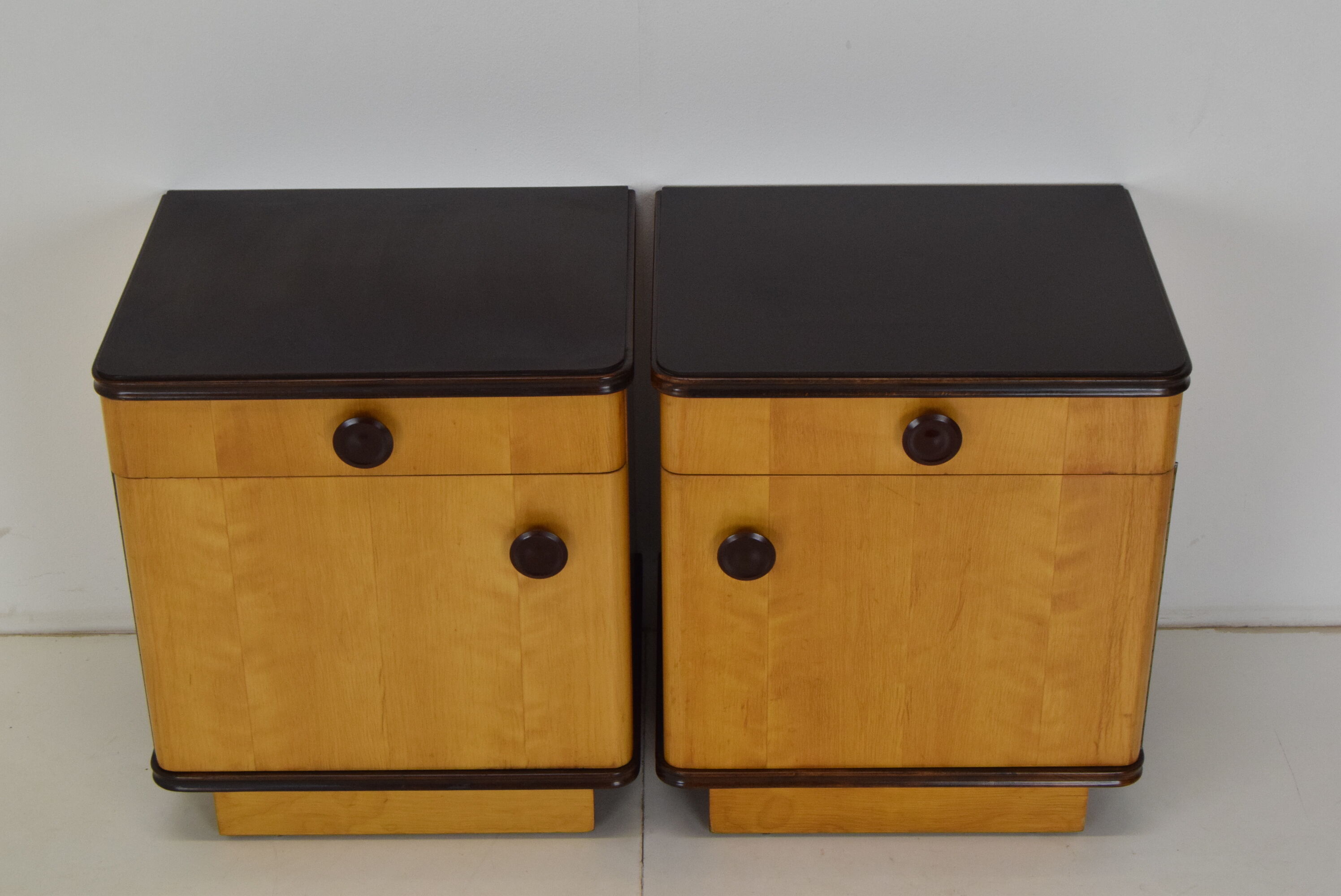 Paire de tables de chevet du milieu du siècle, années 1960