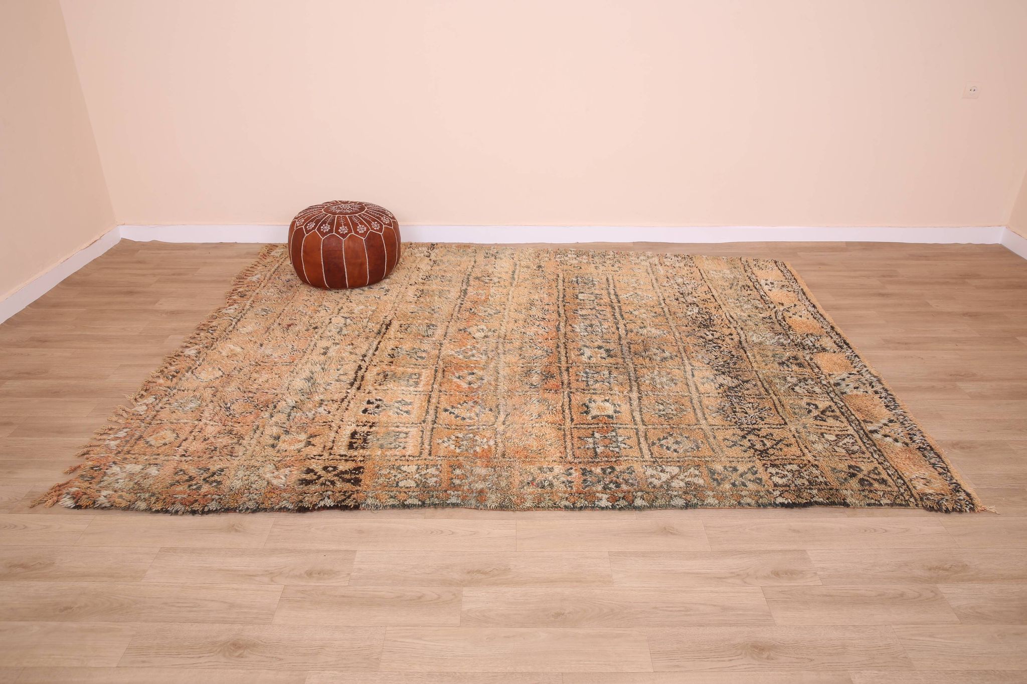 Peach Vintage Moroccan Rug 210 x 270 cm, Berber Wool Rug, Handmade Boho Rug