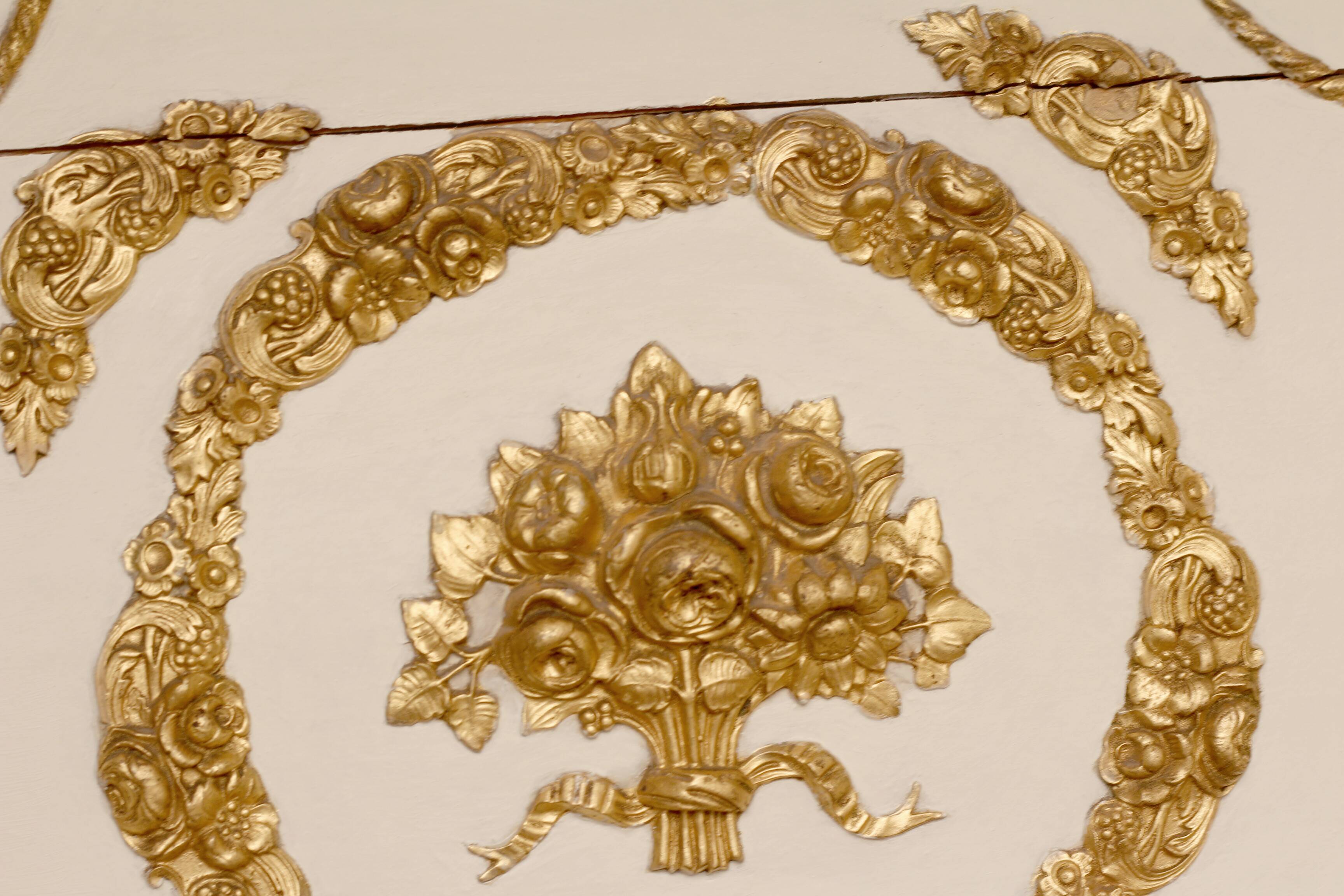 Magical: trumeau circa 1900. Superb gilding, royal allure.