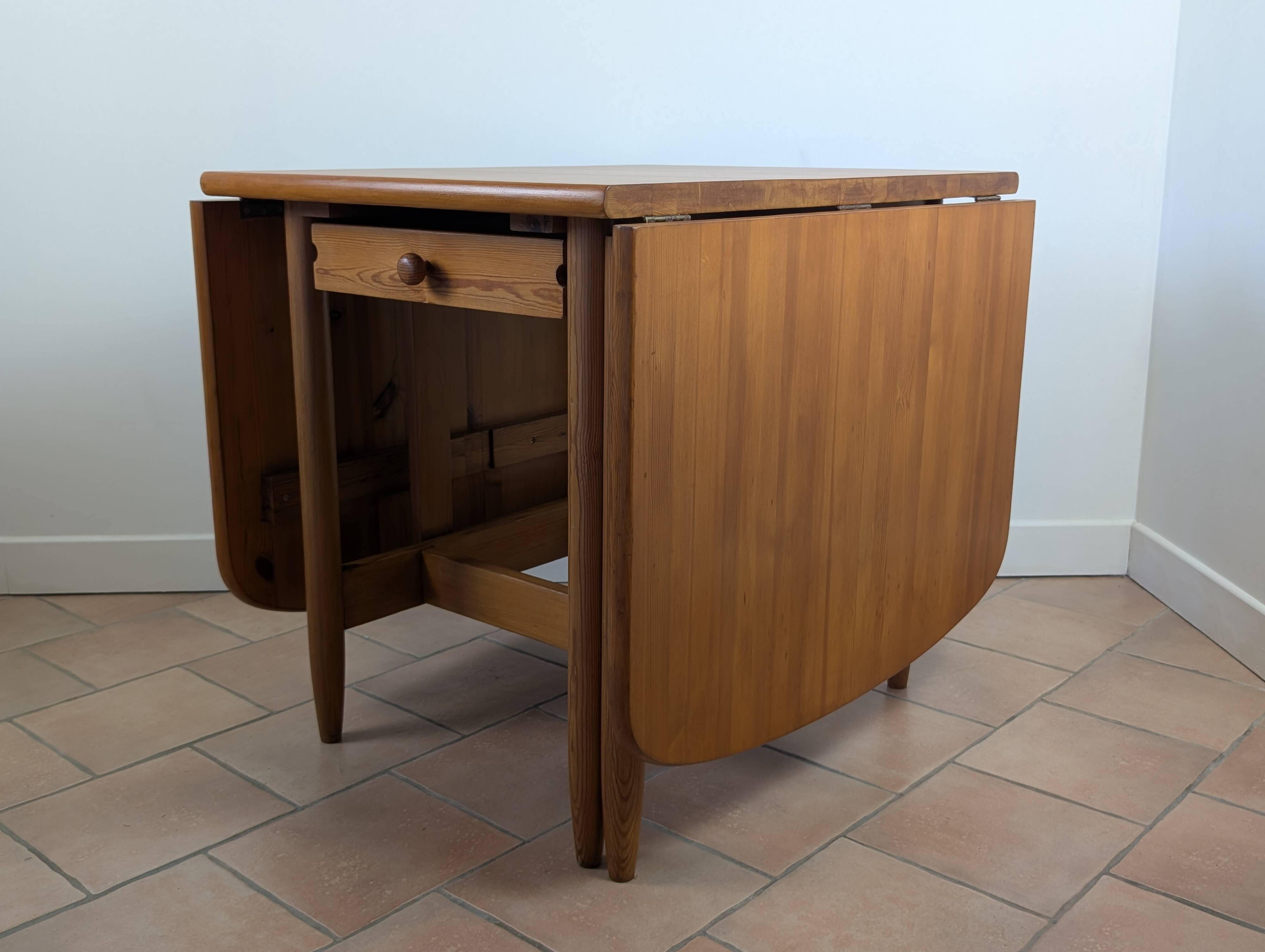 Table en pin massif Eero Aarnio